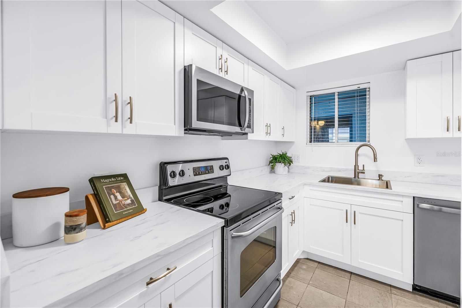 801 83RD AVENUE N, #214, St Petersburg, FL 33702