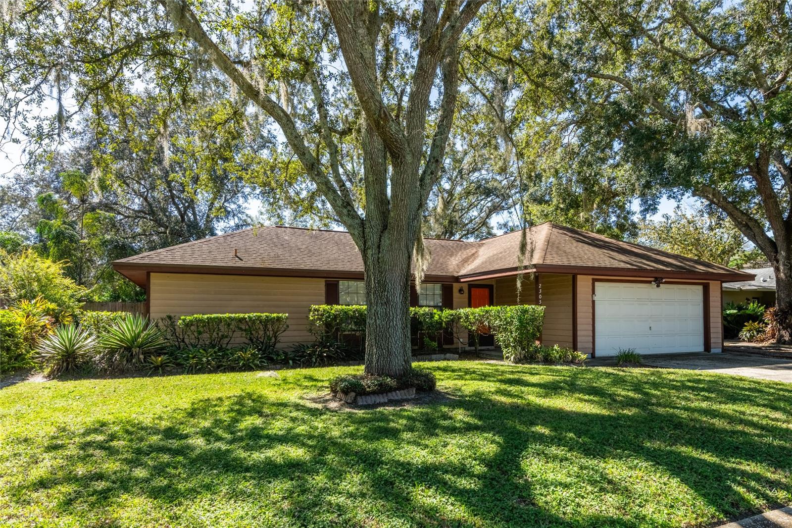 2305 FORREST CREST CIRCLE, Lutz, FL 33549