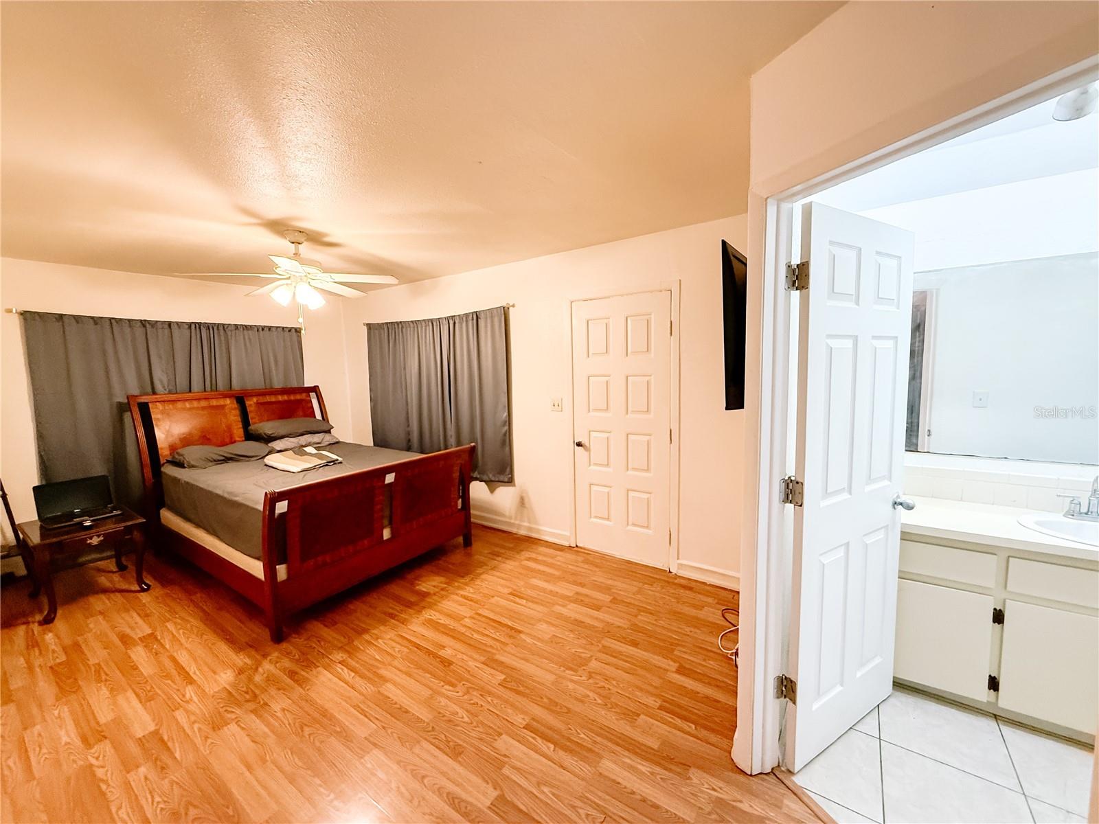 5401 48TH TERRACE N, St Petersburg, FL 33709