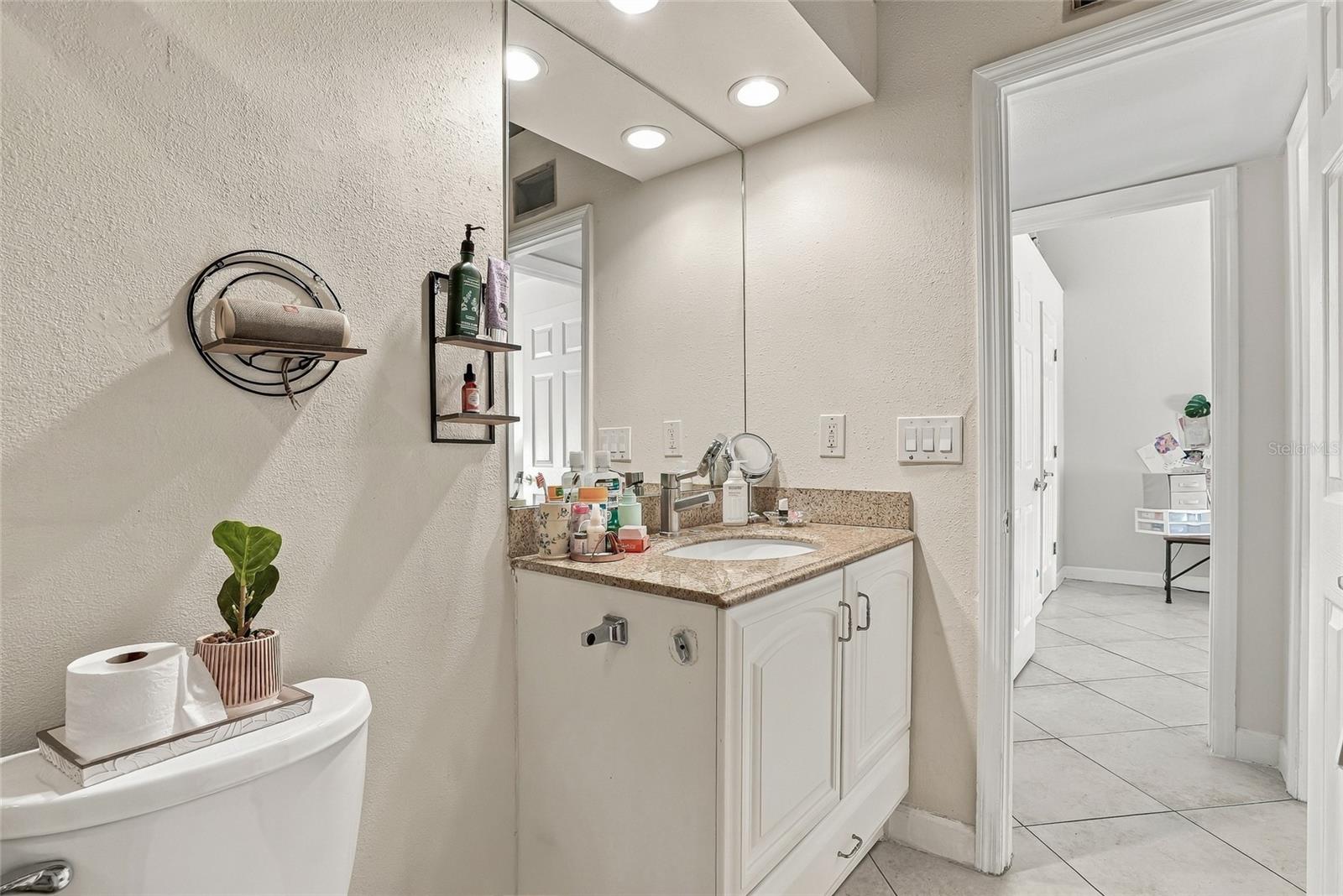 500 N JEFFERSON AVENUE, #A1, Sarasota, FL 34237
