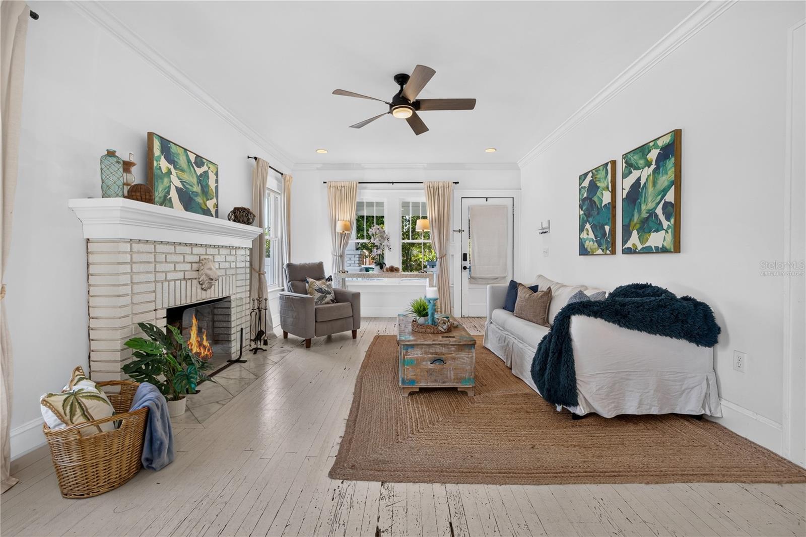 Living room (Fire in fireplace is virtually staged)