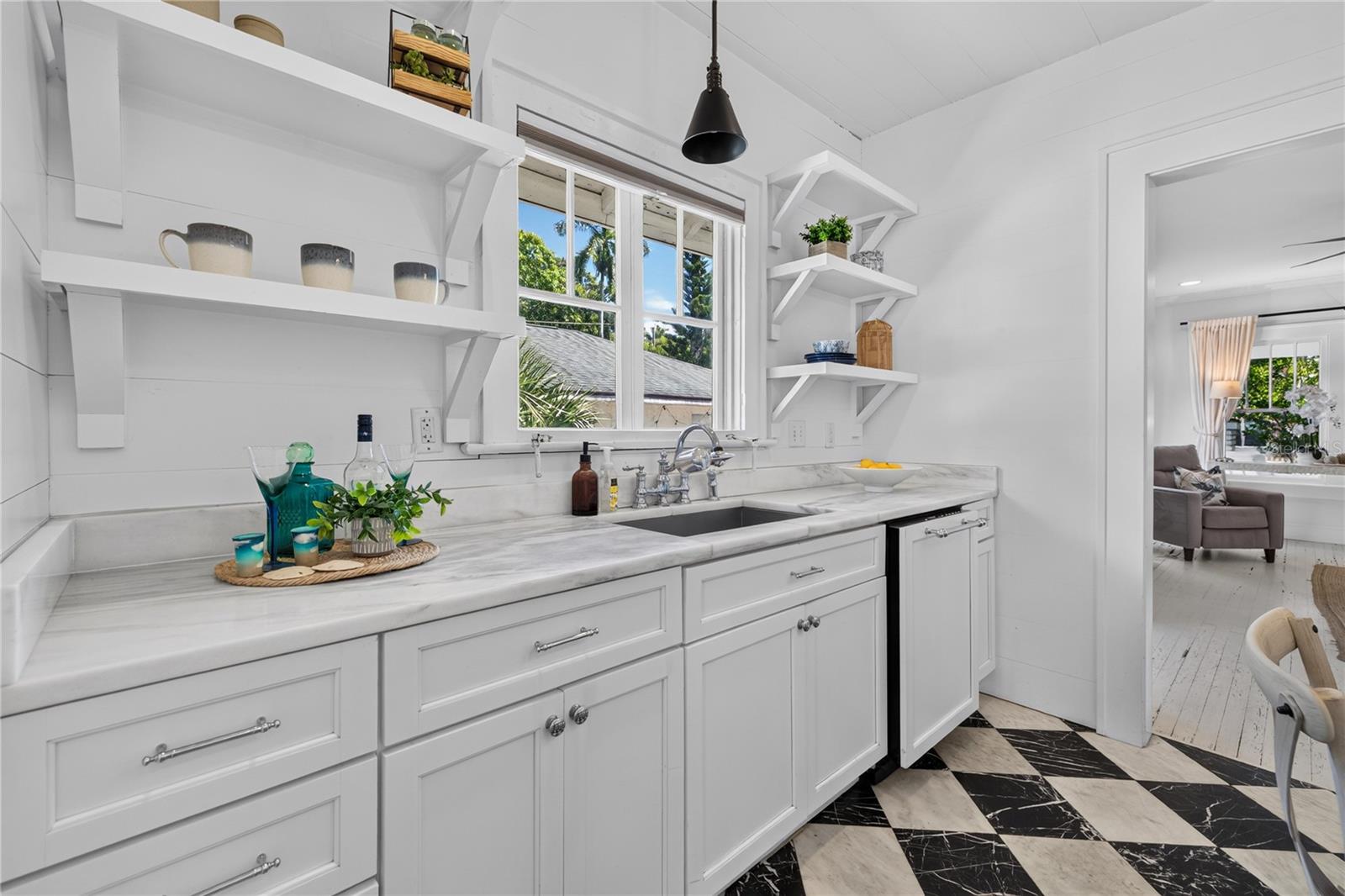 2106 8TH AVENUE W, Bradenton, FL 34205