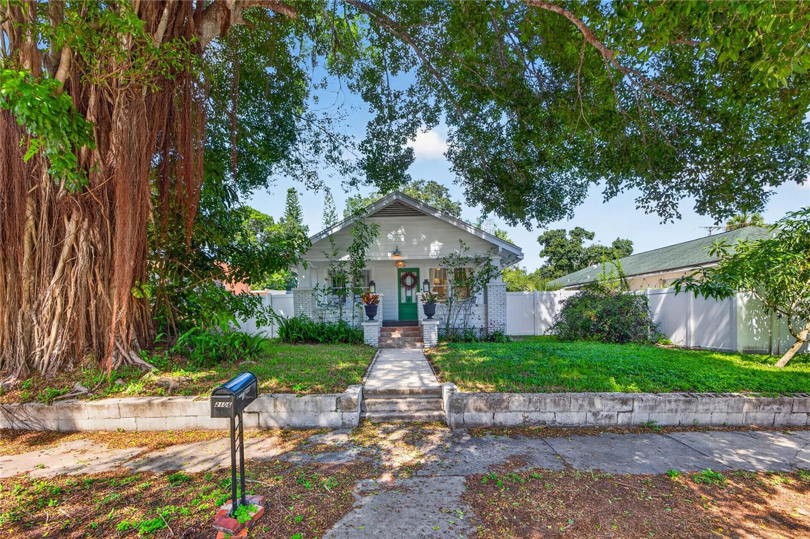 2106 8TH AVENUE W, Bradenton, FL 34205