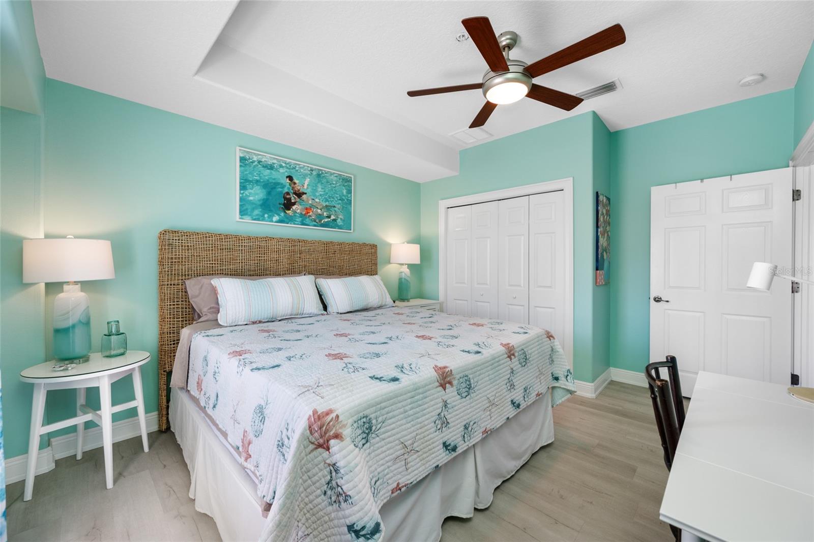 2nd bedroom (3rd floor)