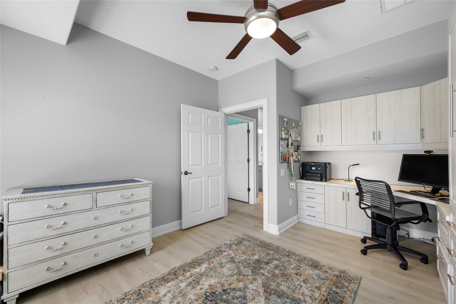 3rd bedroom (3rd floor)