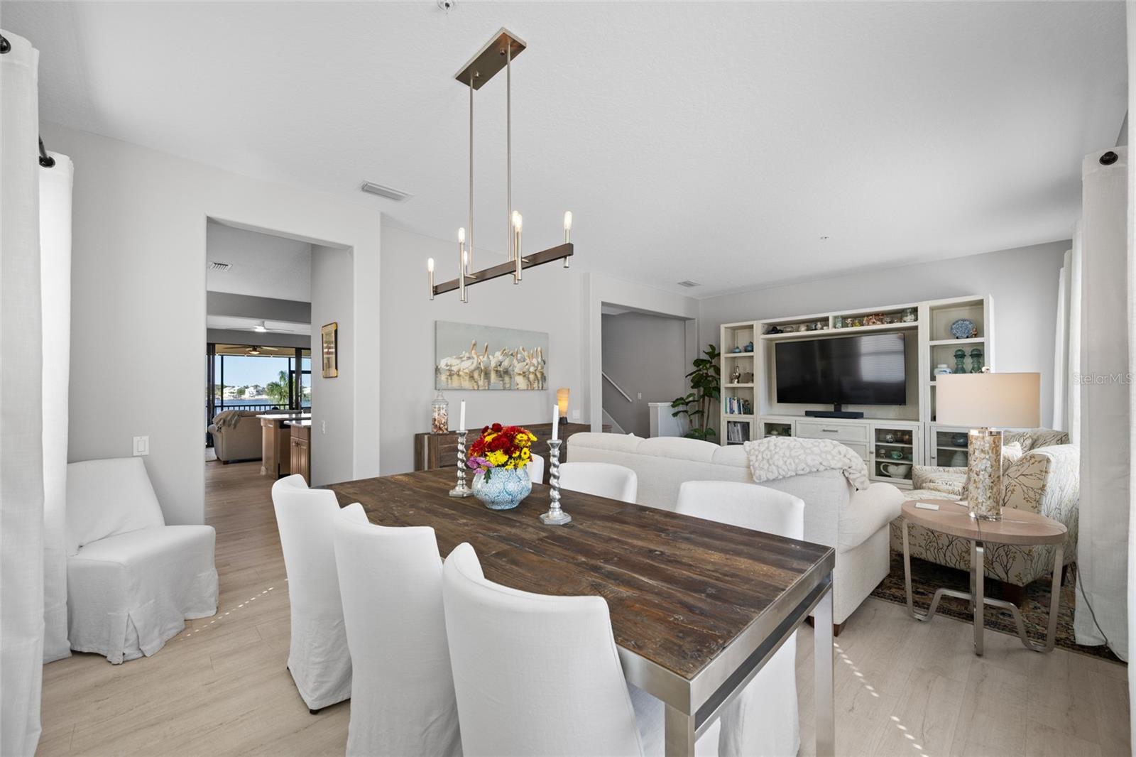 Formal living room / Formal dining