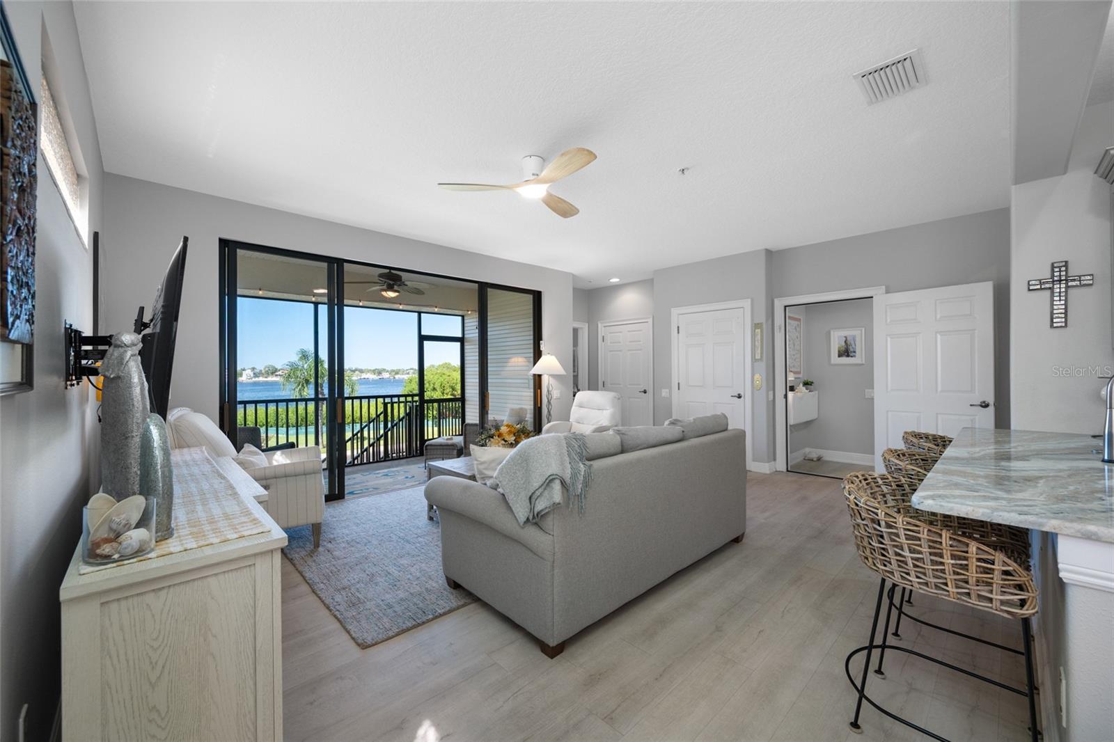2nd Floor, main living area