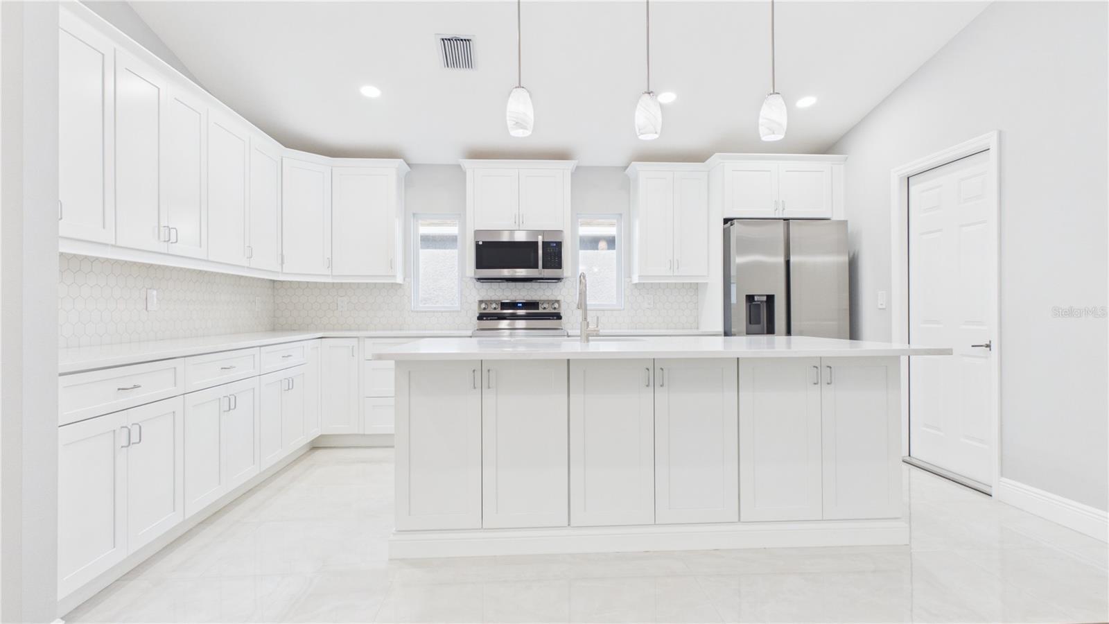 11108 WINDPOINT DRIVE, Tampa, FL 33635