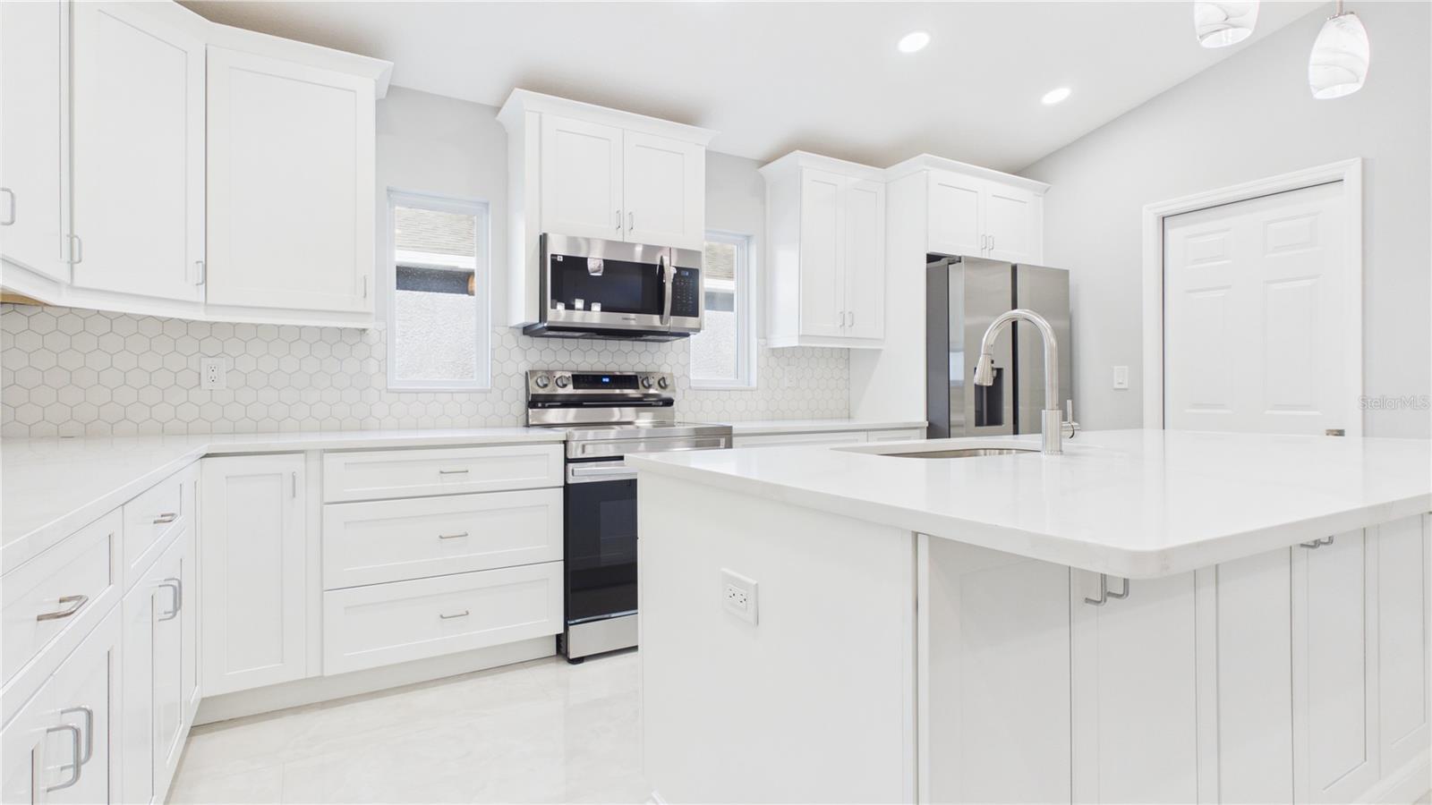 11108 WINDPOINT DRIVE, Tampa, FL 33635