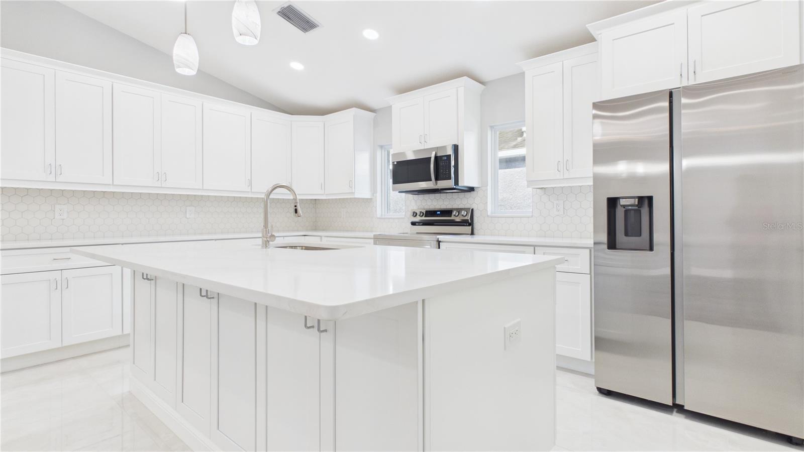 11108 WINDPOINT DRIVE, Tampa, FL 33635