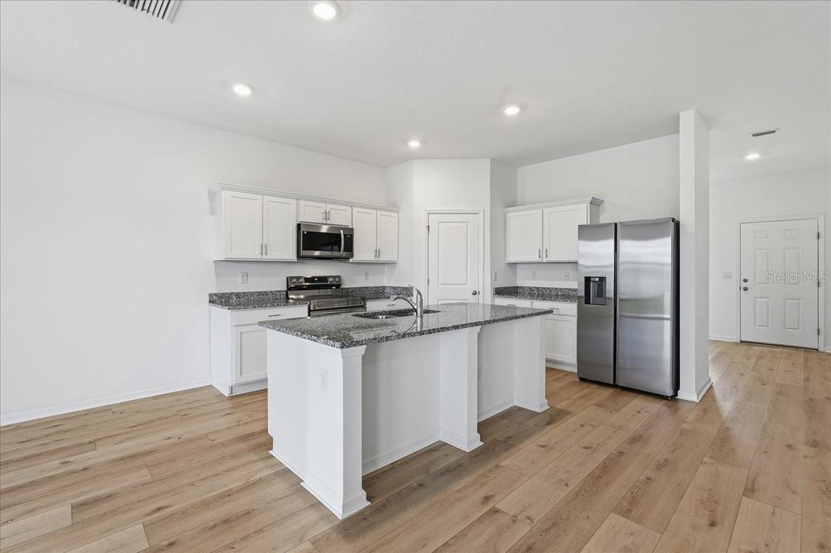 Zephyrhills, FL 33541