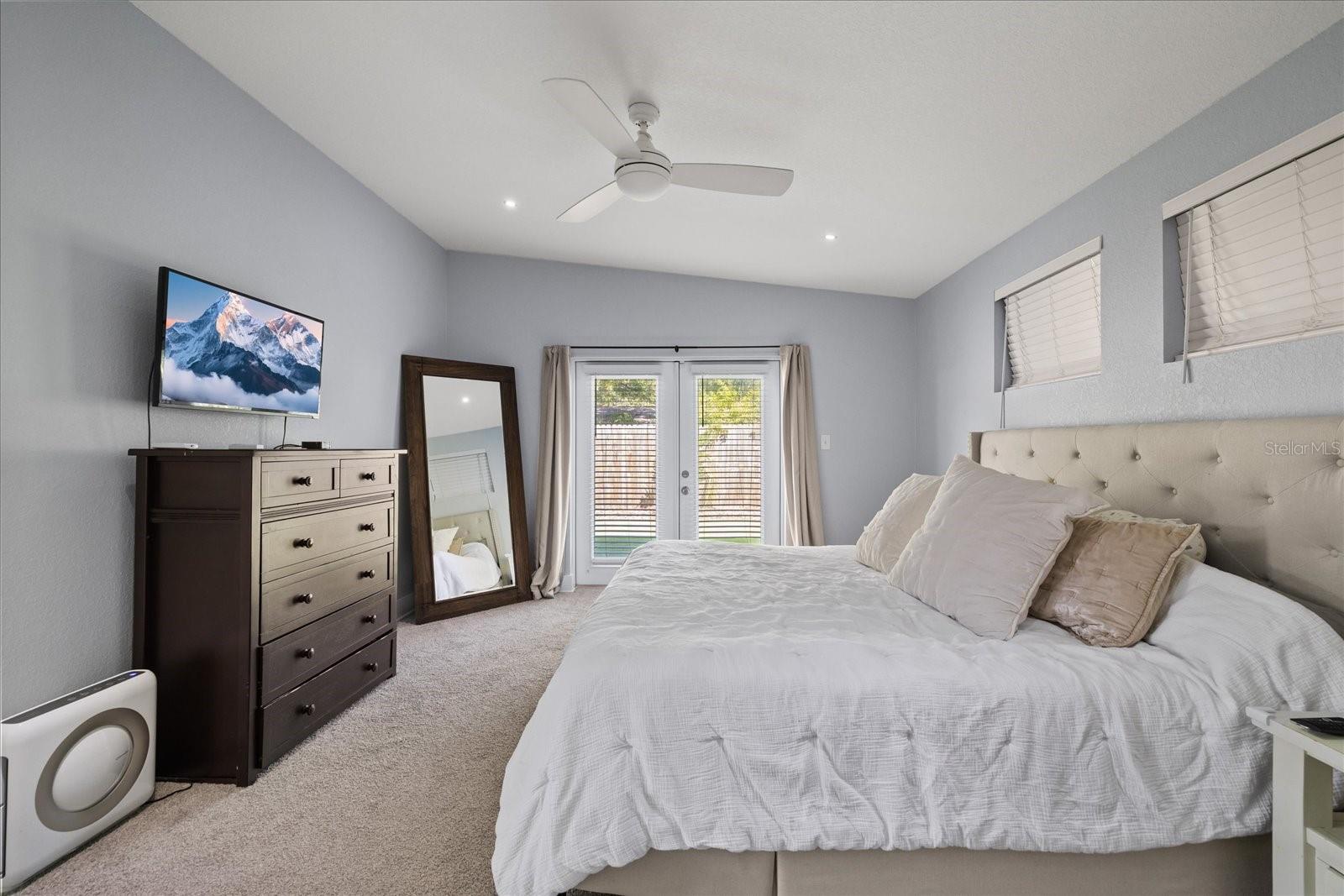 2905 W PAXTON AVENUE, Tampa, FL 33611