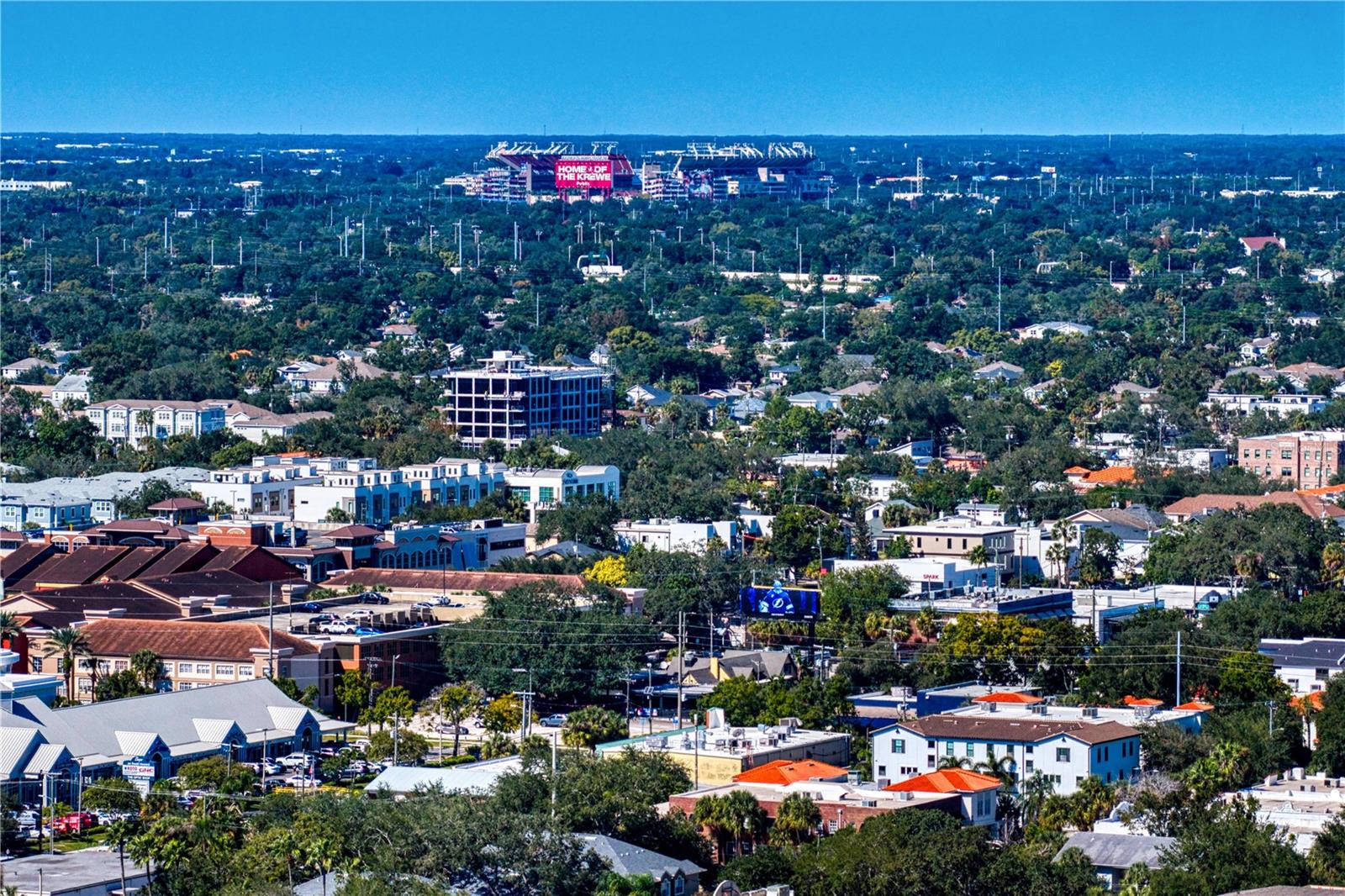 Hyde Park is by far the best location, 15 mins to the Bucs and New Rays Stadium