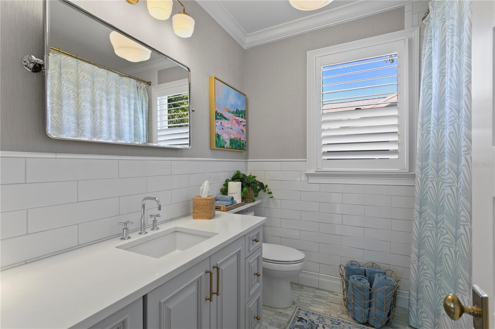 2nd Bathroom in between the 2nd and 3rd bedroom