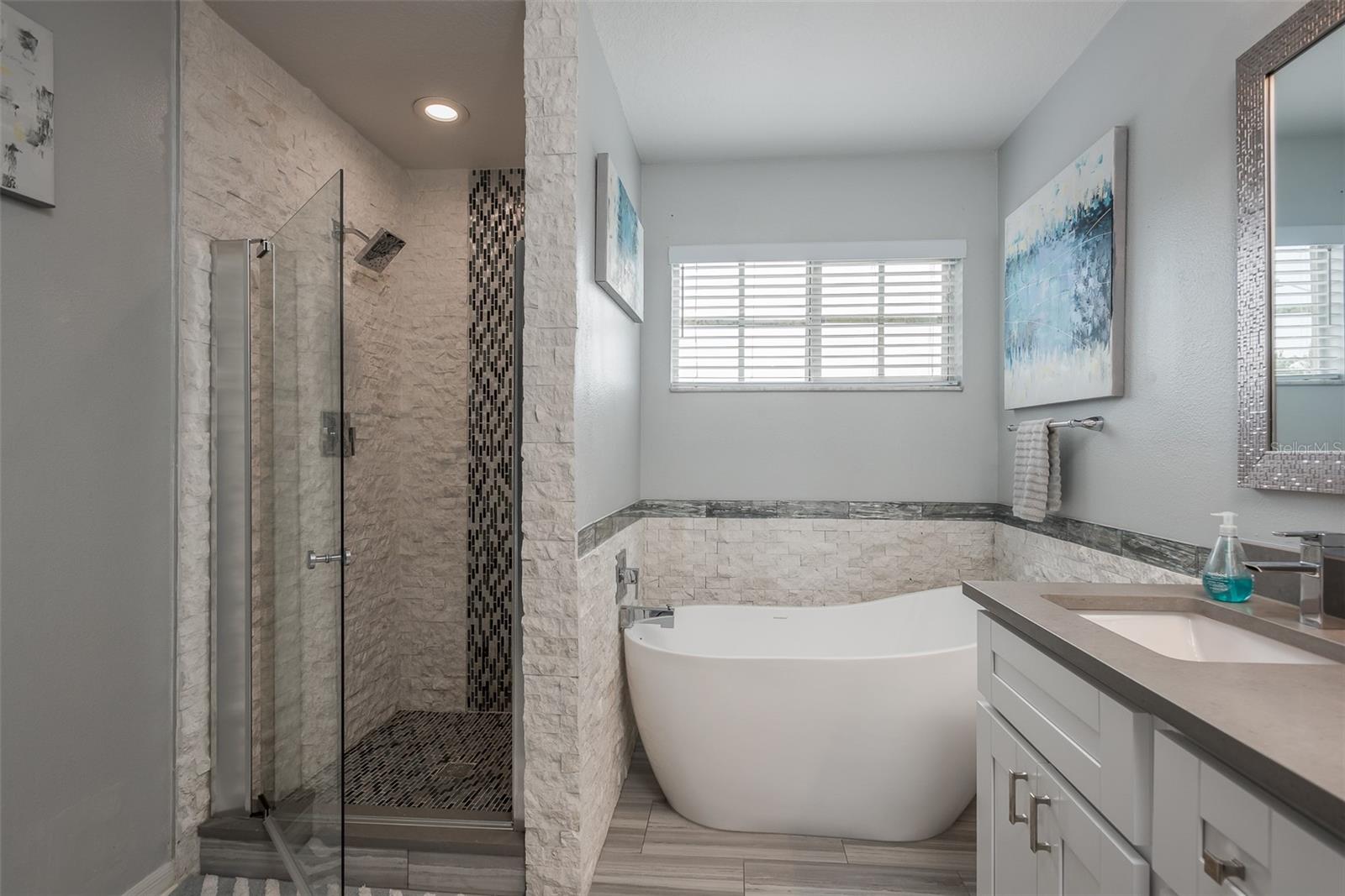 1633 SHADY OAKS DRIVE, Oldsmar, FL 34677