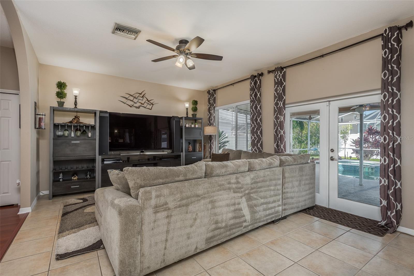 1633 SHADY OAKS DRIVE, Oldsmar, FL 34677