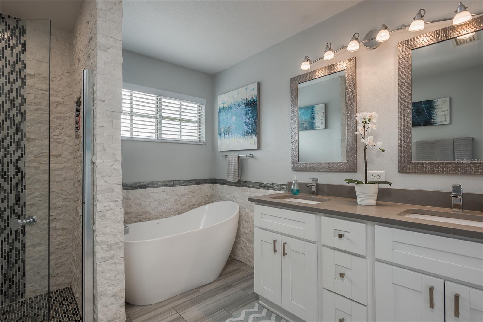 1633 SHADY OAKS DRIVE, Oldsmar, FL 34677
