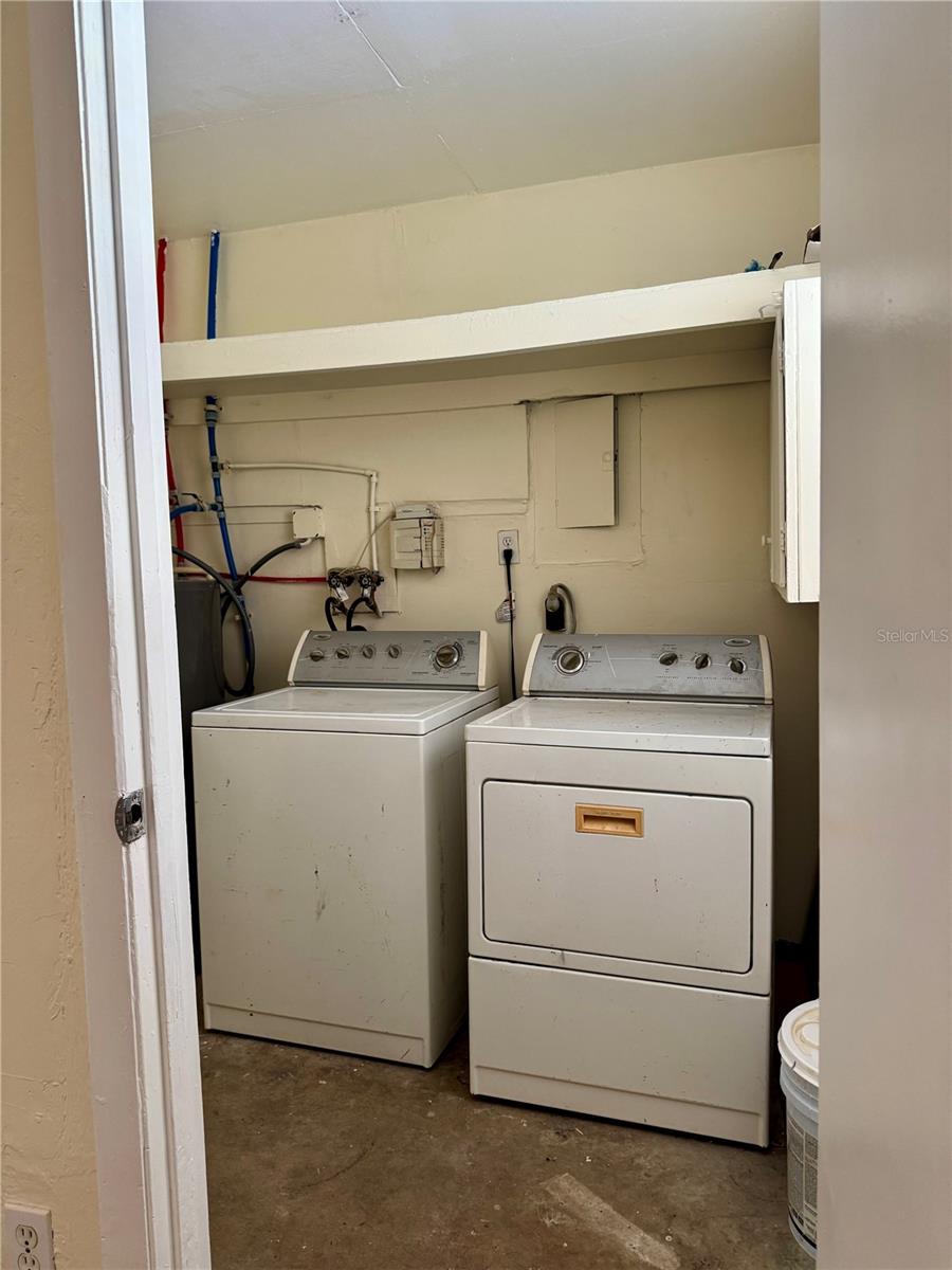 4423 W VARN AVENUE, Tampa, FL 33616