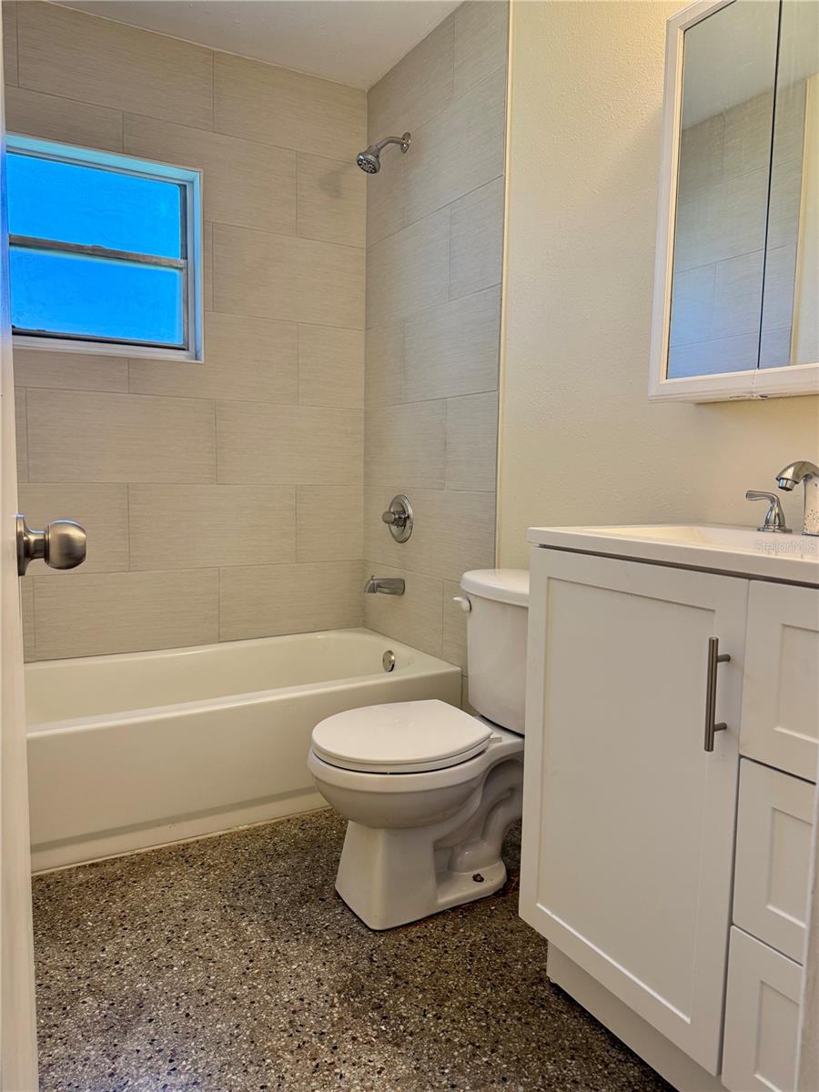 4423 W VARN AVENUE, Tampa, FL 33616