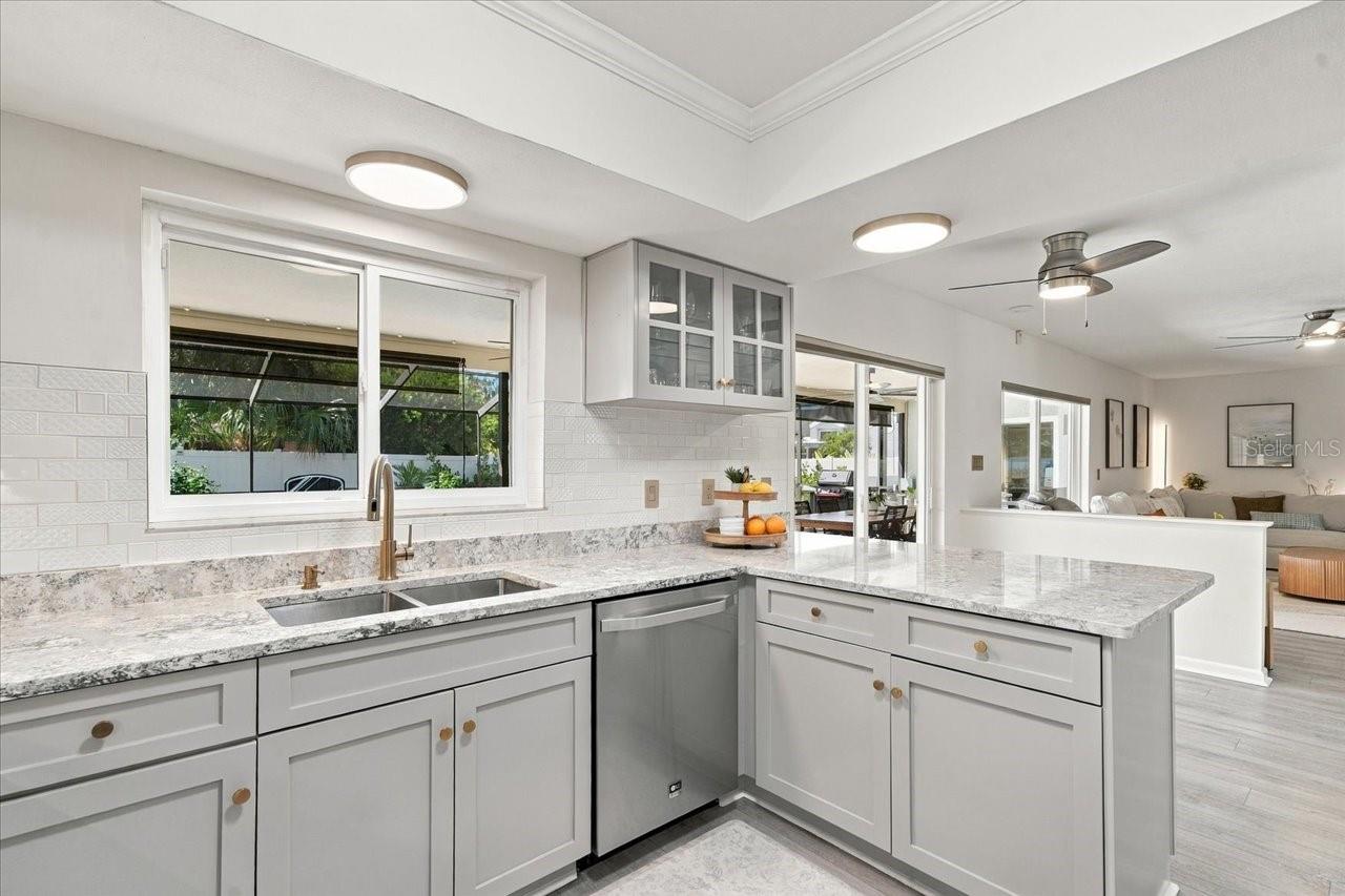 13810 LAKE VILLAGE PLACE, Tampa, FL 33618