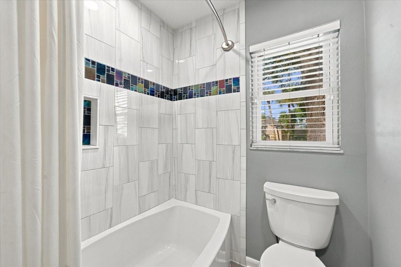 13810 LAKE VILLAGE PLACE, Tampa, FL 33618