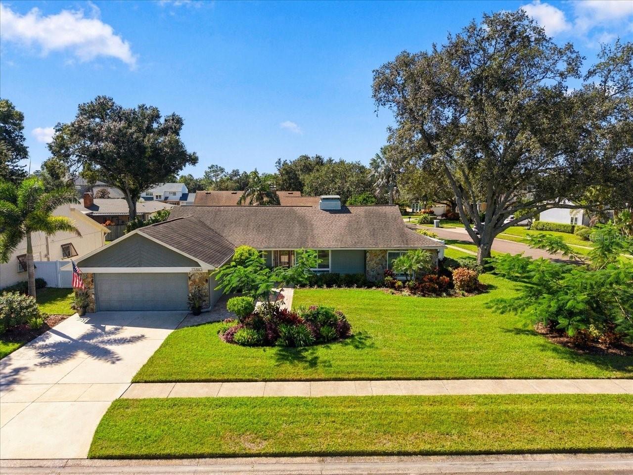 13810 LAKE VILLAGE PLACE, Tampa, FL 33618
