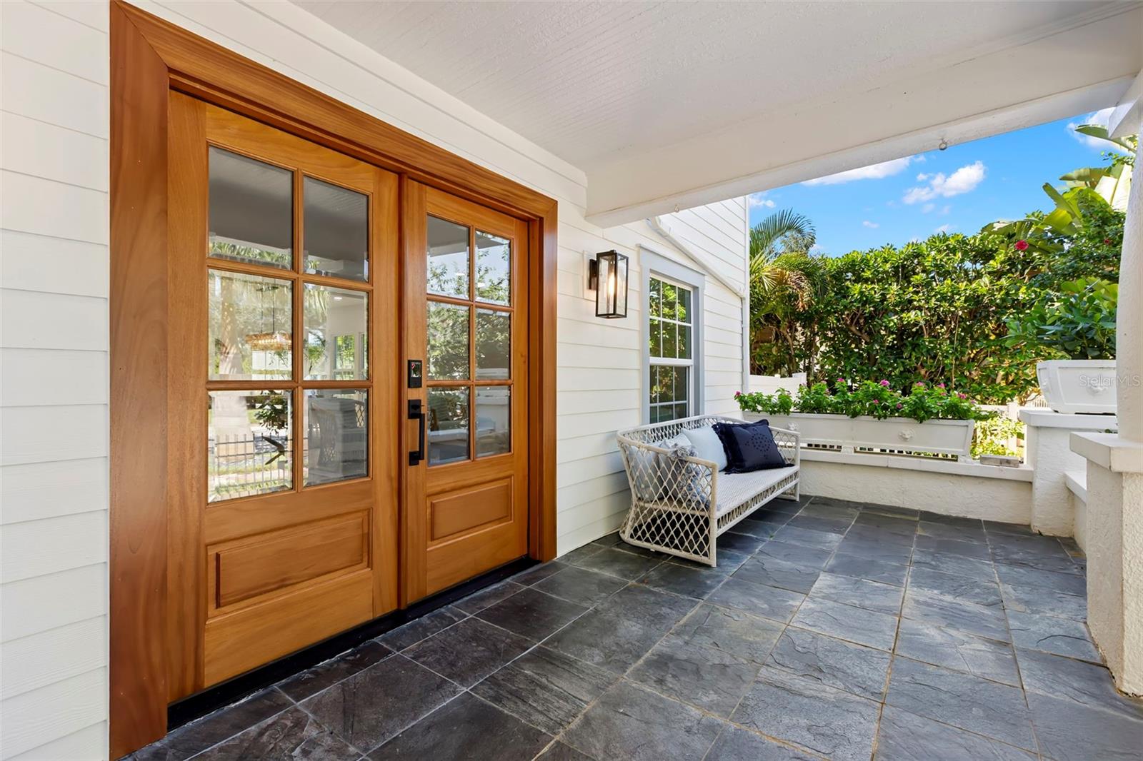 816 15TH AVENUE NE, St Petersburg, FL 33704 816 15TH AVENUE NE, St Petersburg, FL 33704