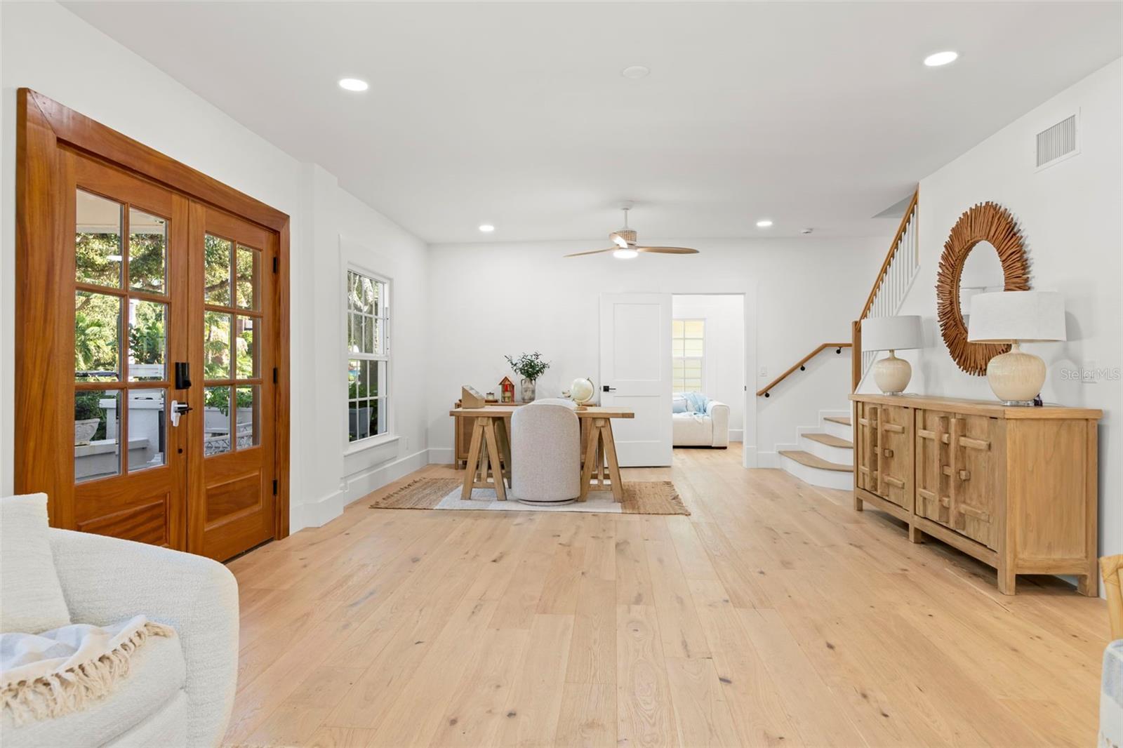 816 15TH AVENUE NE, St Petersburg, FL 33704