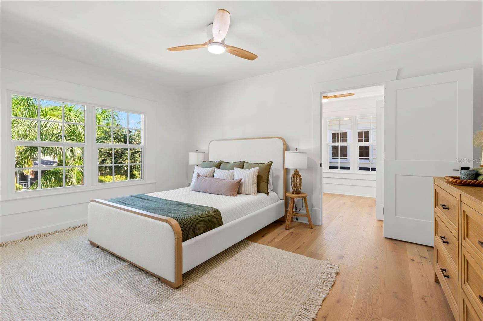 816 15TH AVENUE NE, St Petersburg, FL 33704