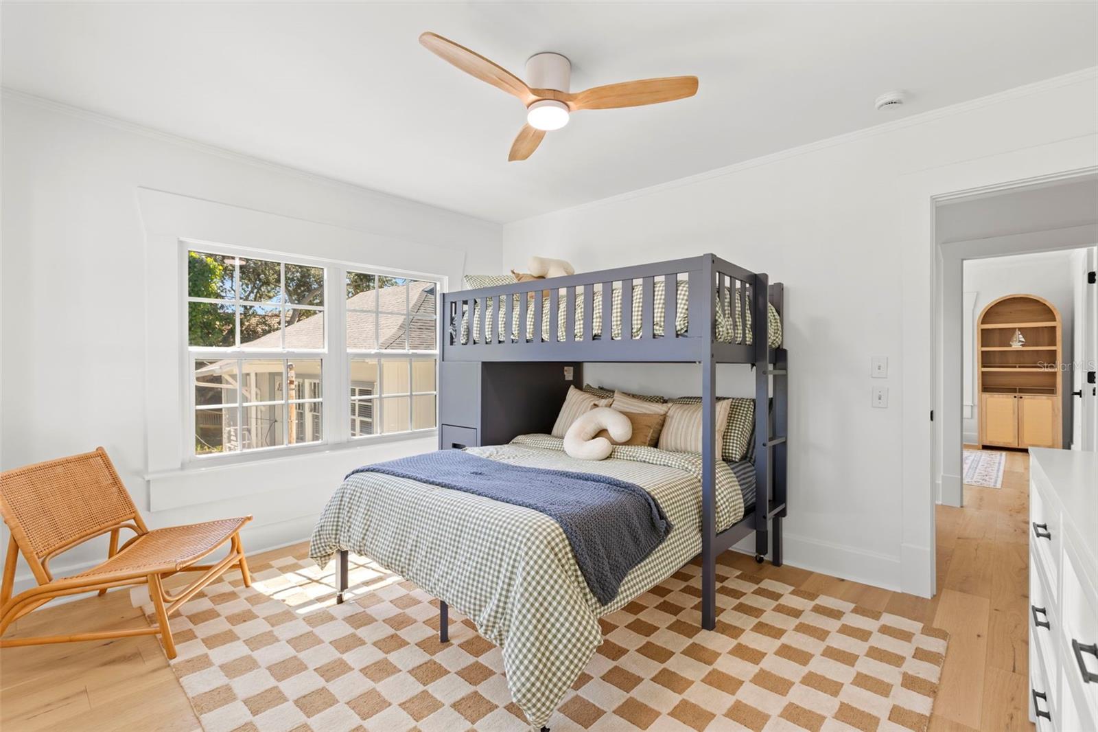 816 15TH AVENUE NE, St Petersburg, FL 33704