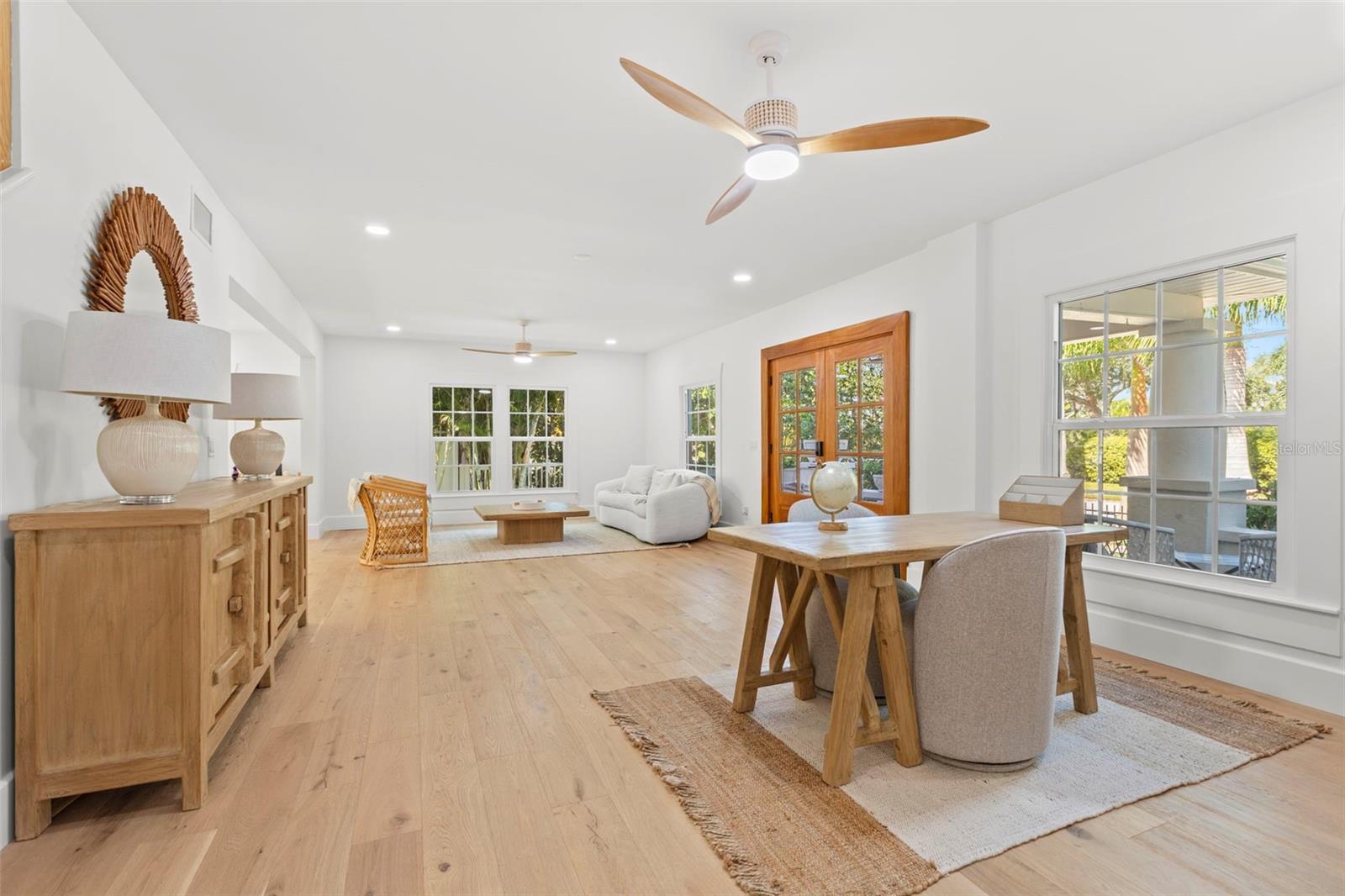 816 15TH AVENUE NE, St Petersburg, FL 33704