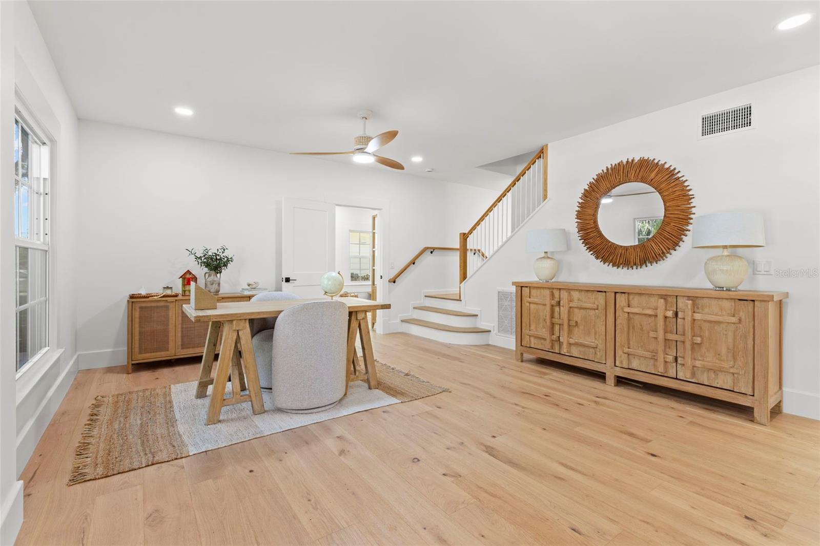 816 15TH AVENUE NE, St Petersburg, FL 33704