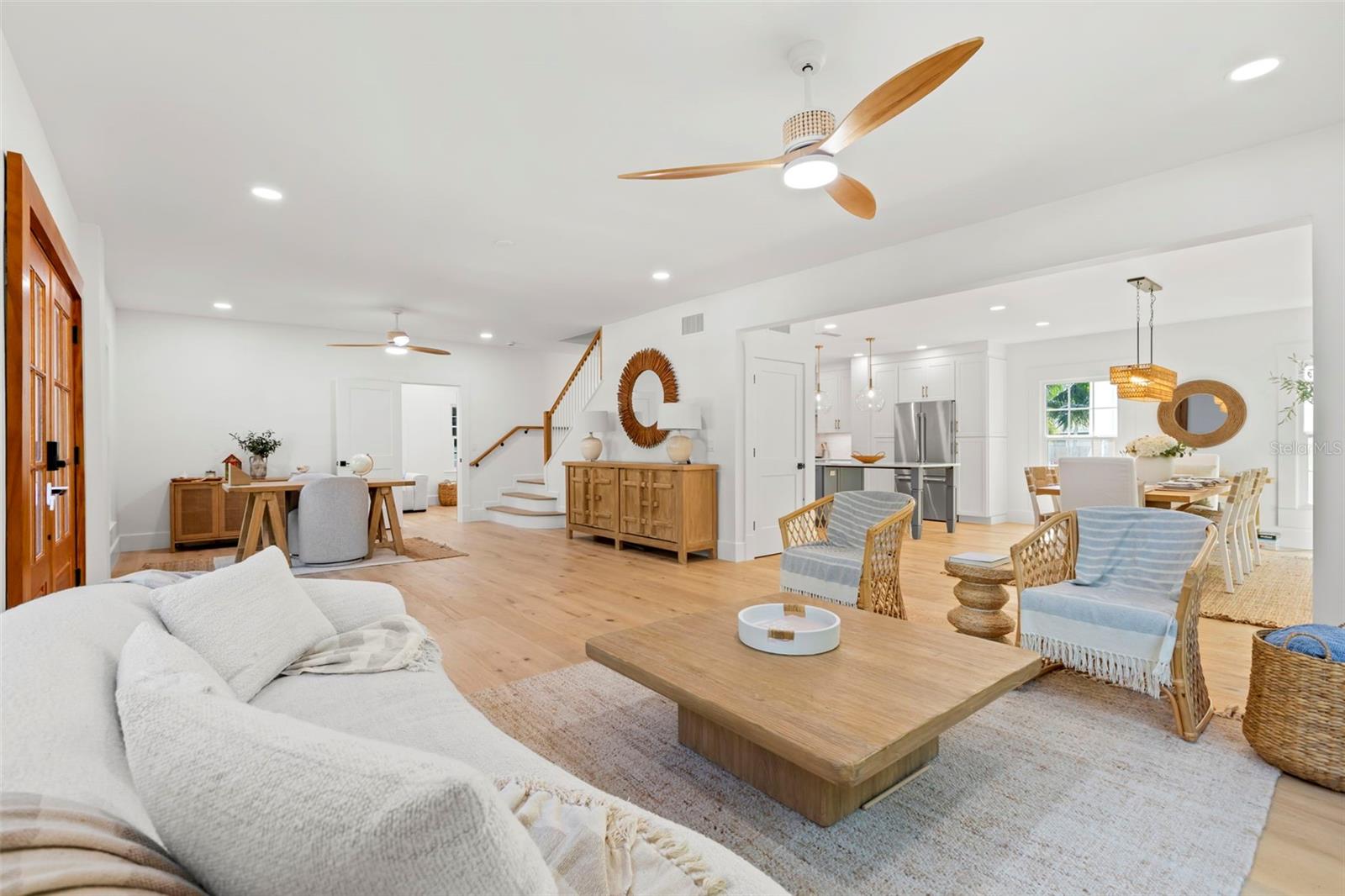 816 15TH AVENUE NE, St Petersburg, FL 33704 816 15TH AVENUE NE, St Petersburg, FL 33704