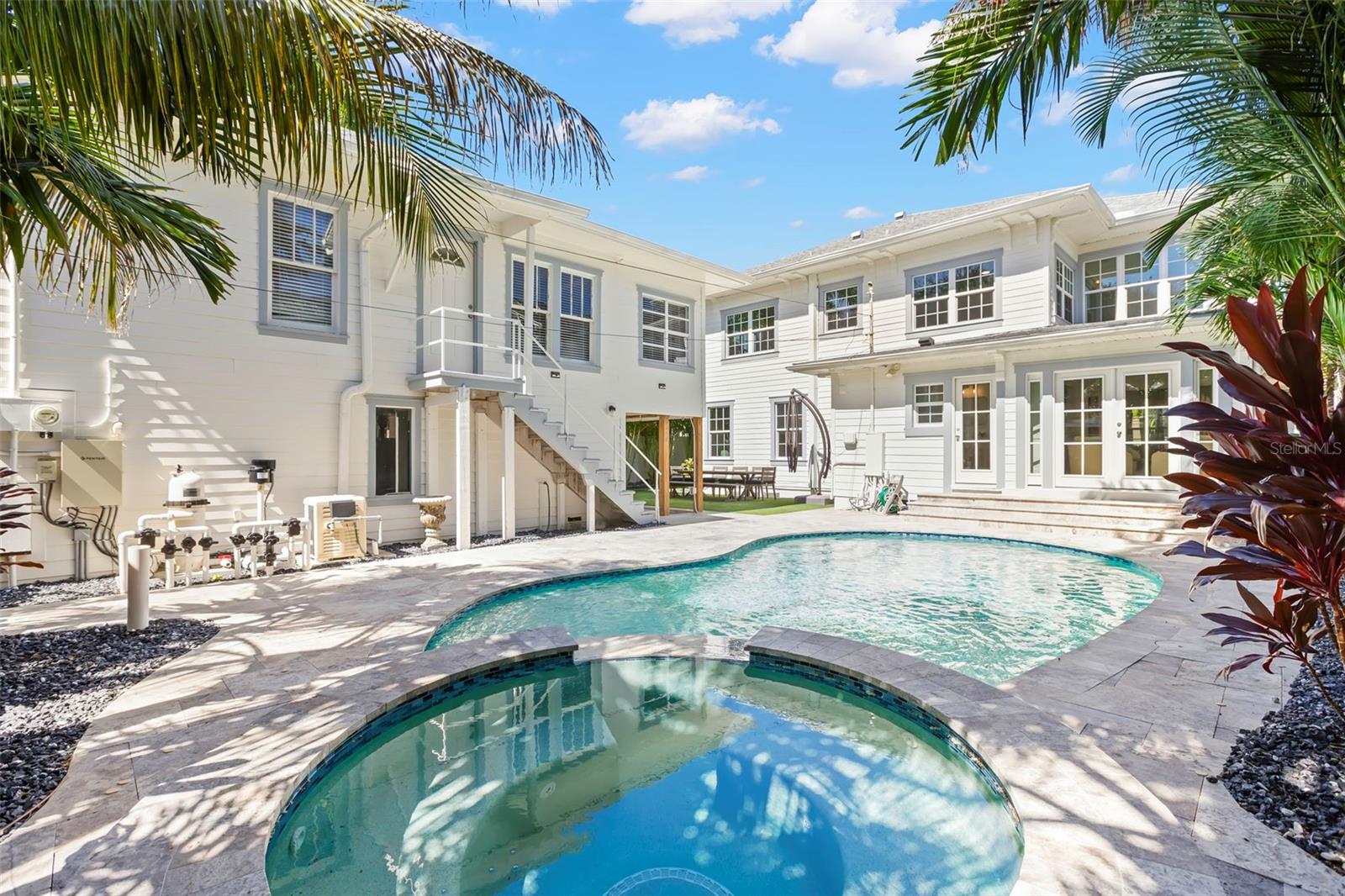 816 15TH AVENUE NE, St Petersburg, FL 33704