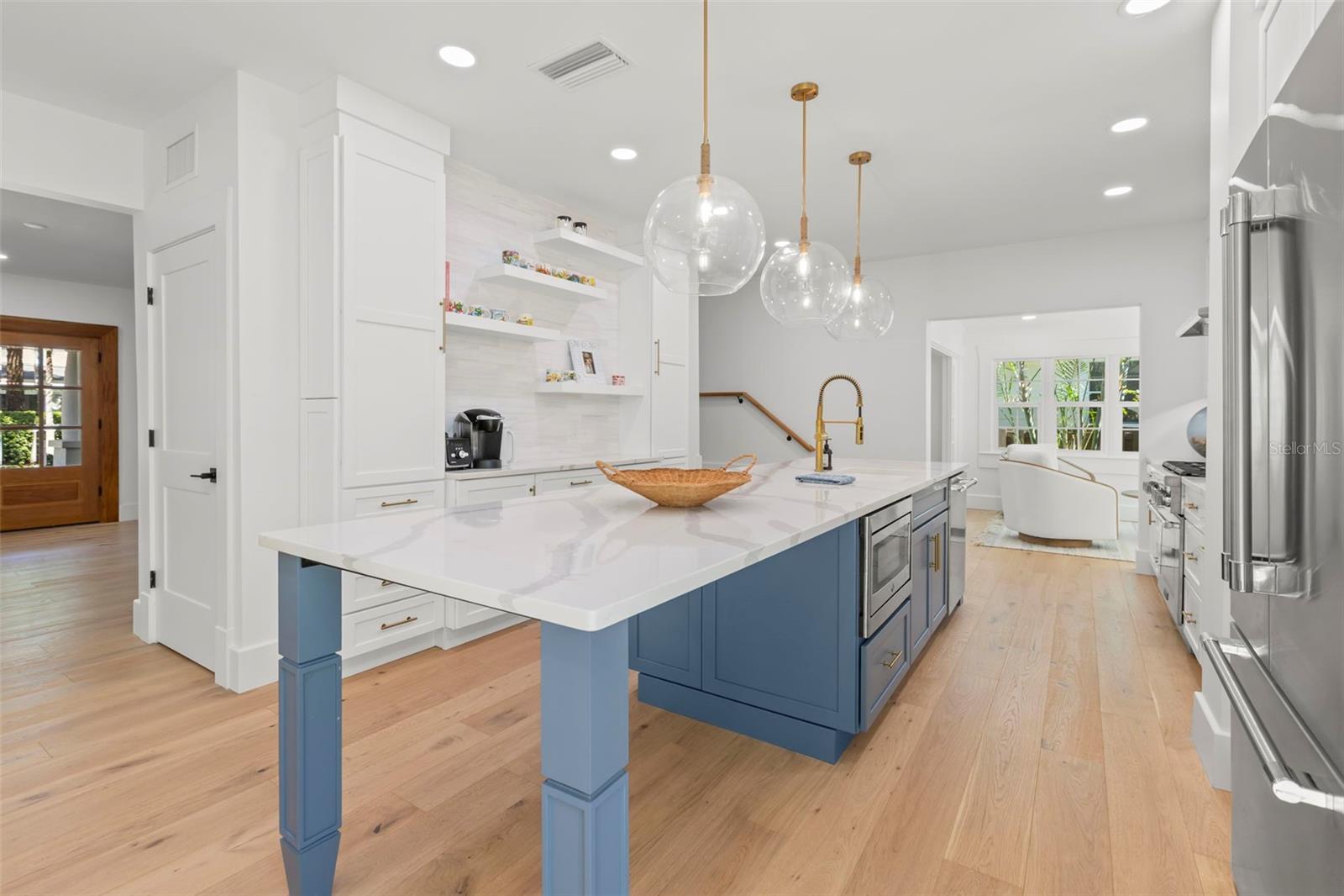816 15TH AVENUE NE, St Petersburg, FL 33704