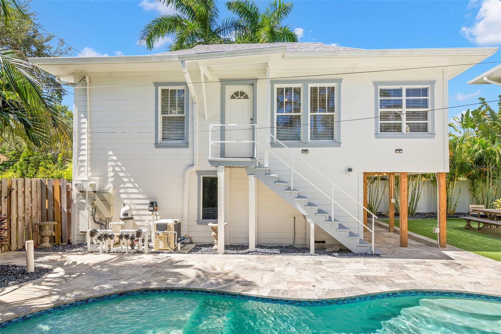 816 15TH AVENUE NE, St Petersburg, FL 33704