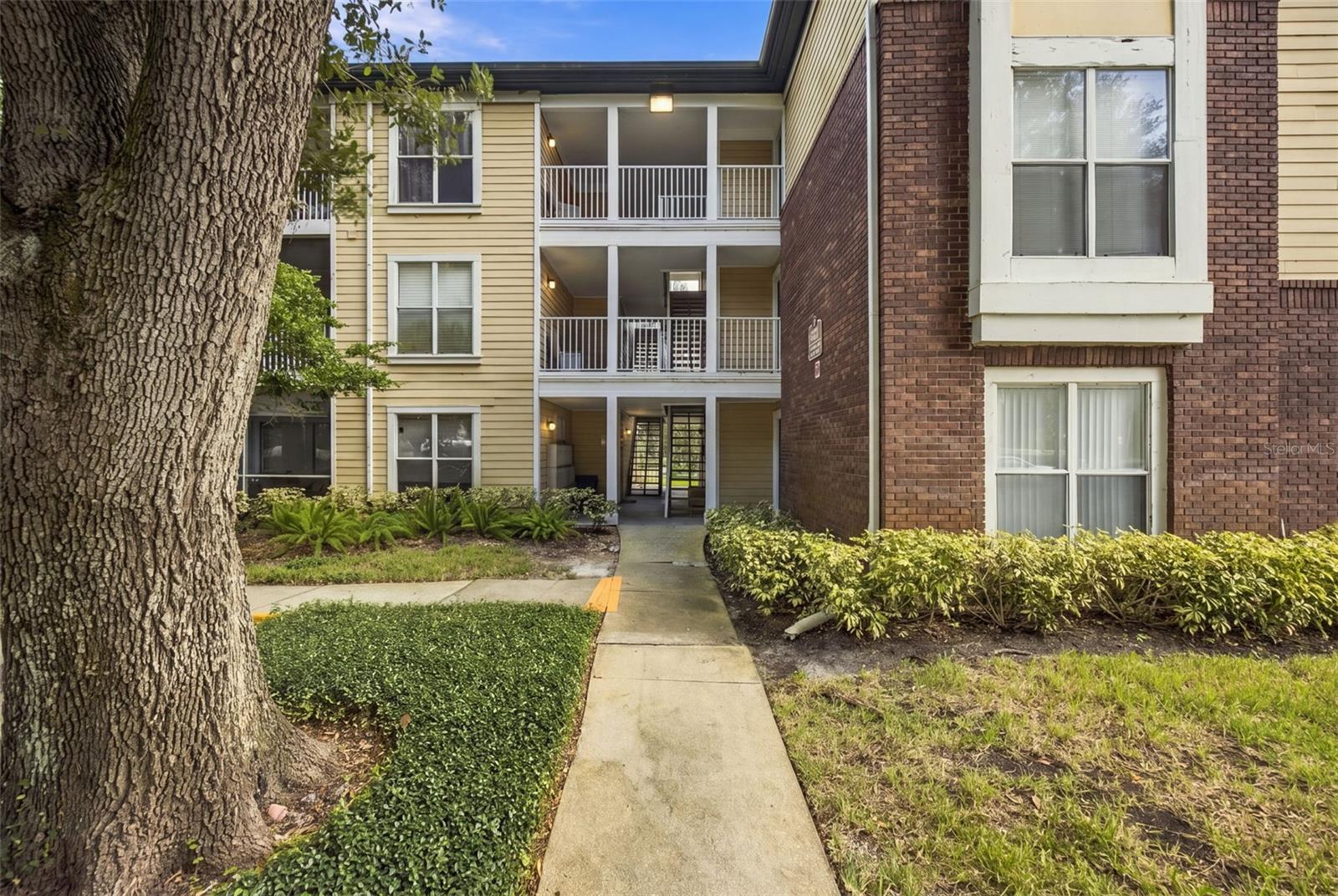 10020 STRAFFORD OAK COURT, #914, Tampa, FL 33624 10020 STRAFFORD OAK COURT, #914, Tampa, FL 33624