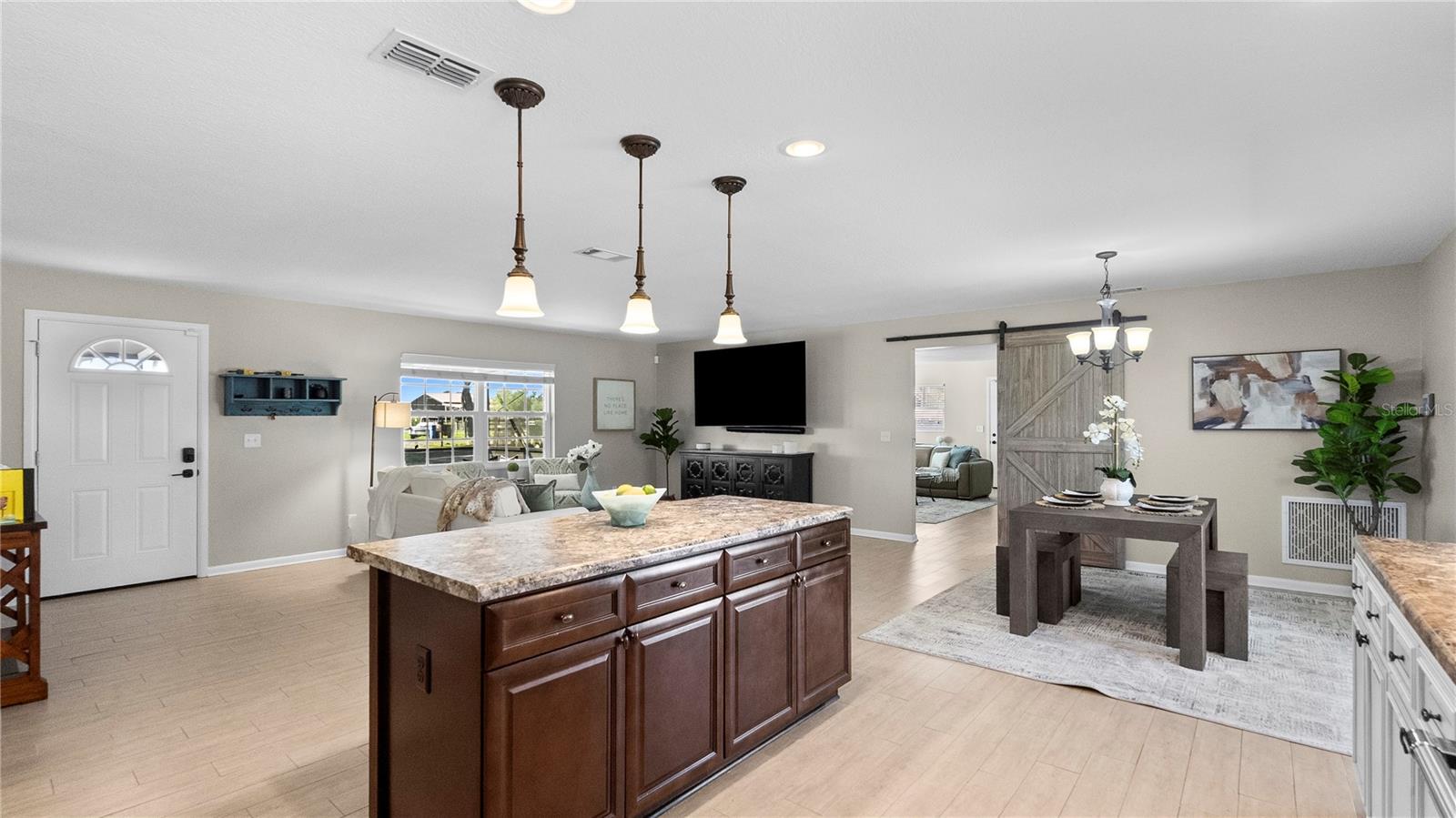 310 MOCCASIN HOLLOW ROAD, Lithia, FL 33547