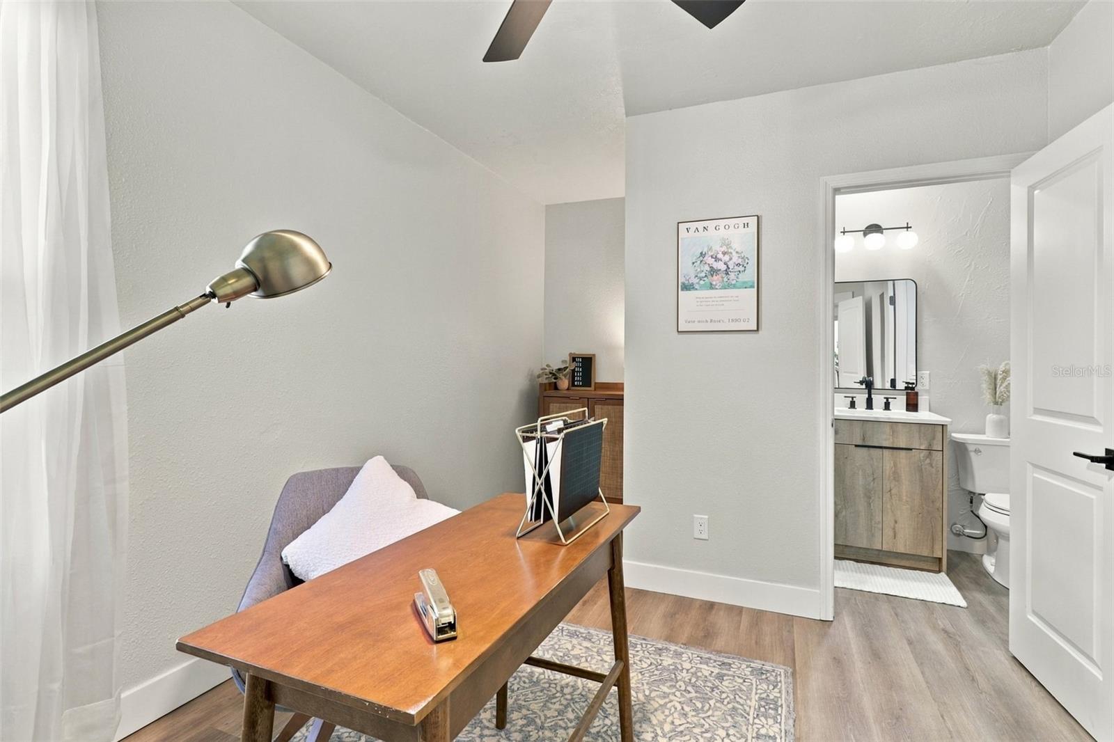 Bedroom 4/multigenerational, multipurpose room.