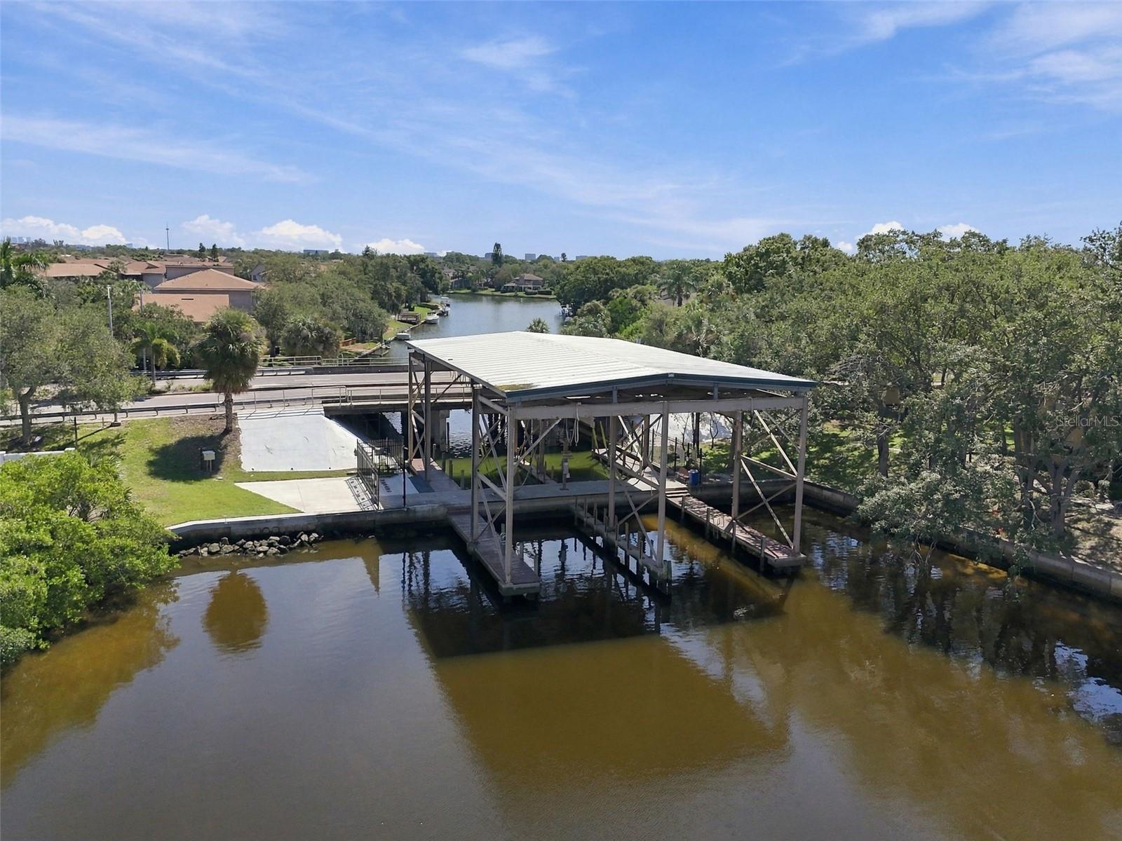 Boat lift