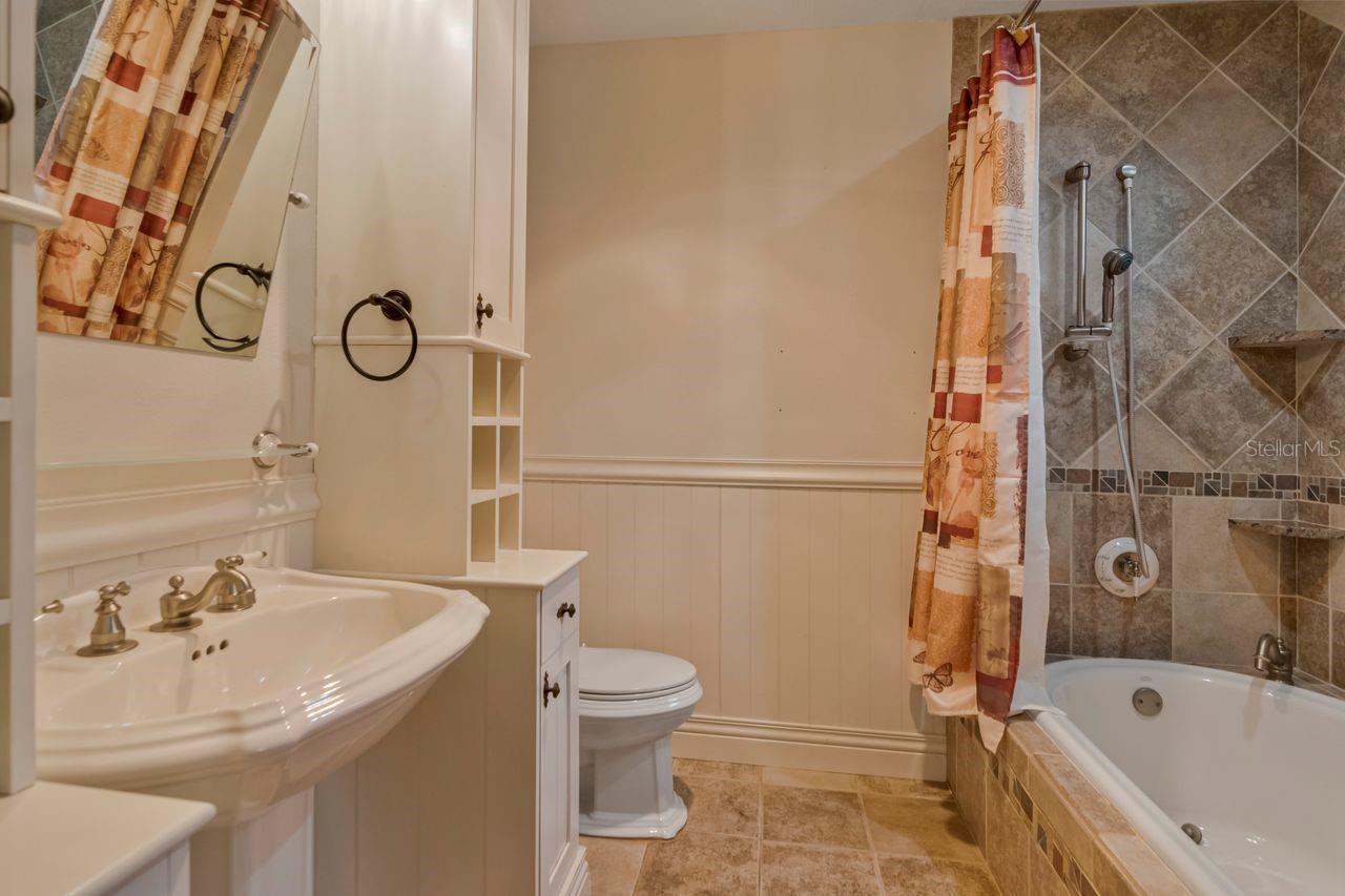 109 OLD OAK LANE, Palm Harbor, FL 34683
