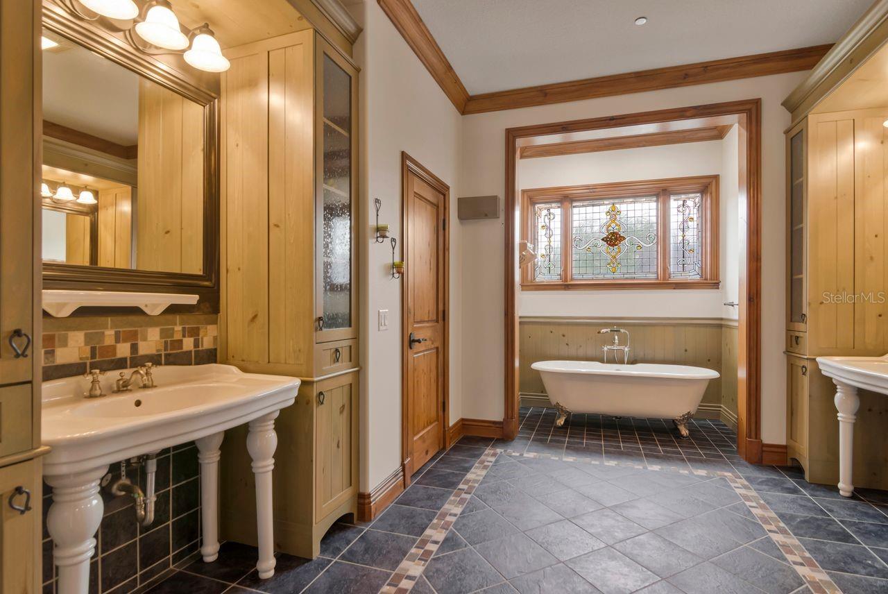 Primary bath
