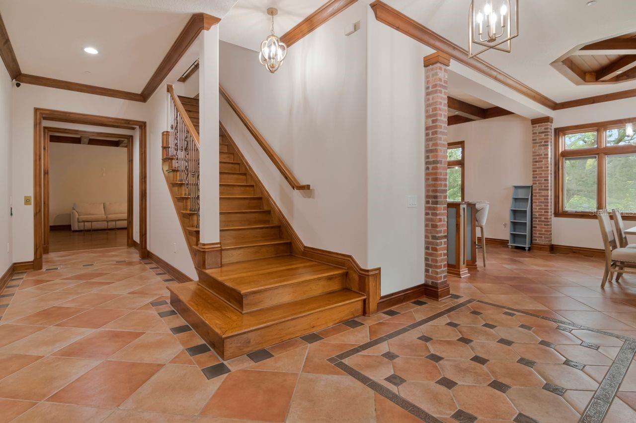 201 OLD OAK LANE, Palm Harbor, FL 34683