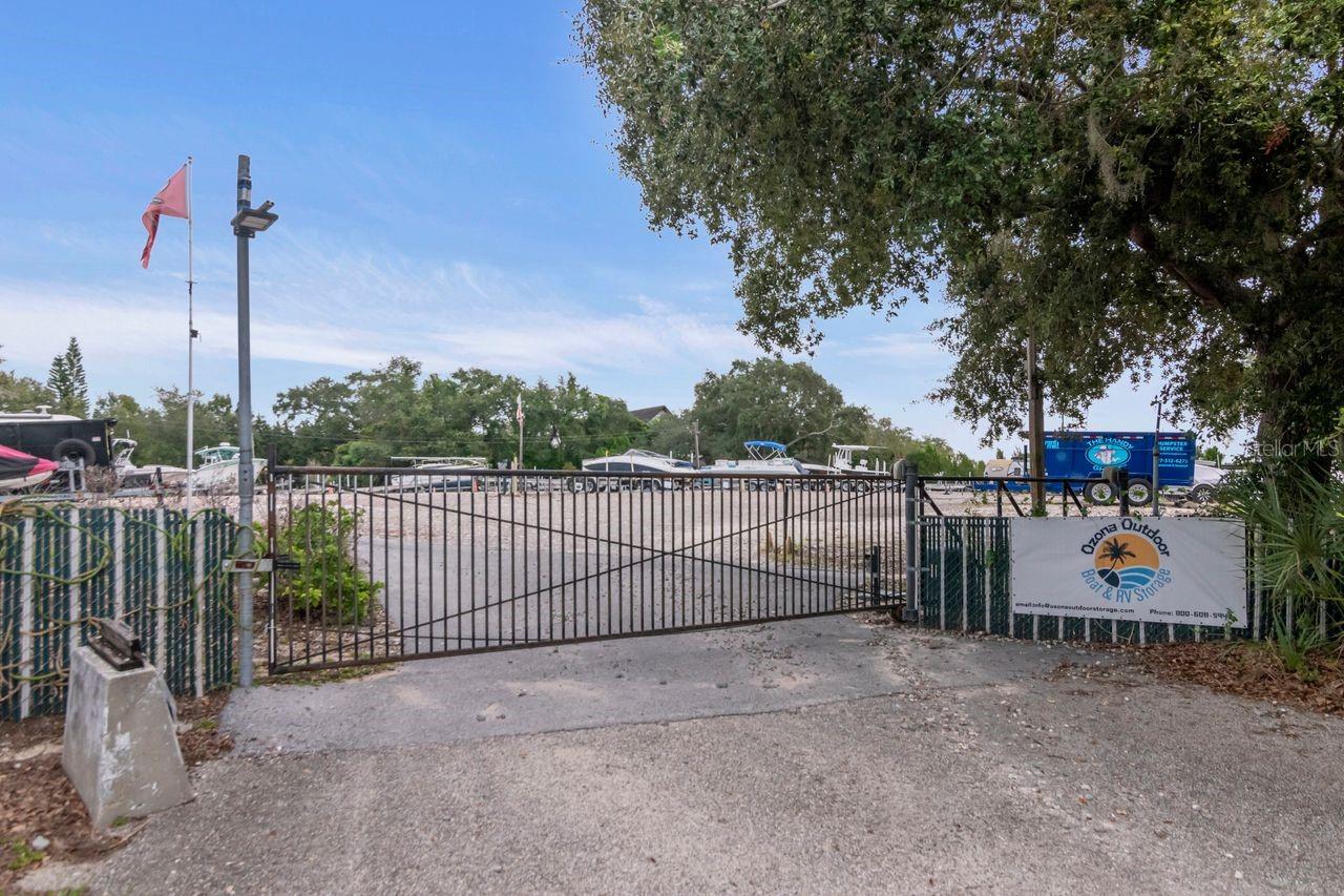 201 OLD OAK LANE, Palm Harbor, FL 34683