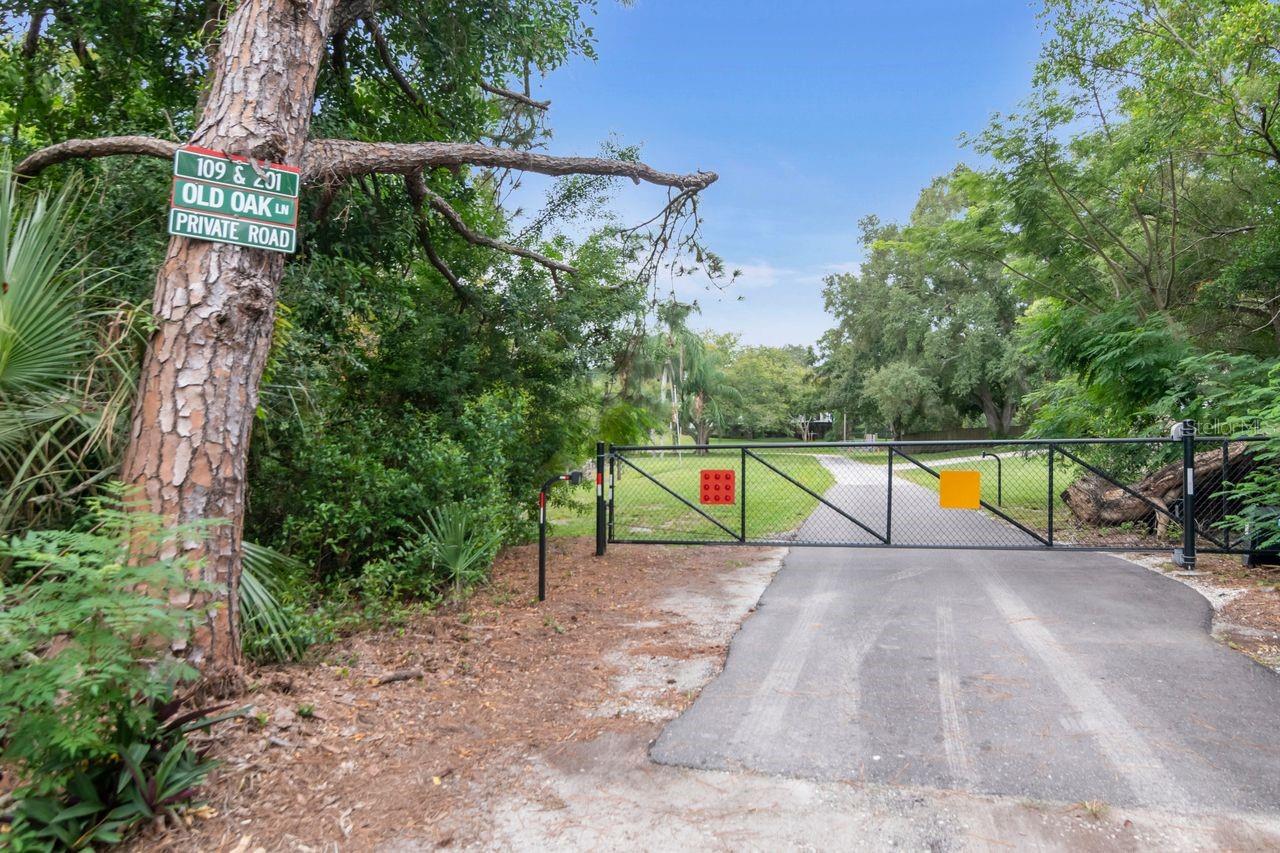 201 OLD OAK LANE, Palm Harbor, FL 34683