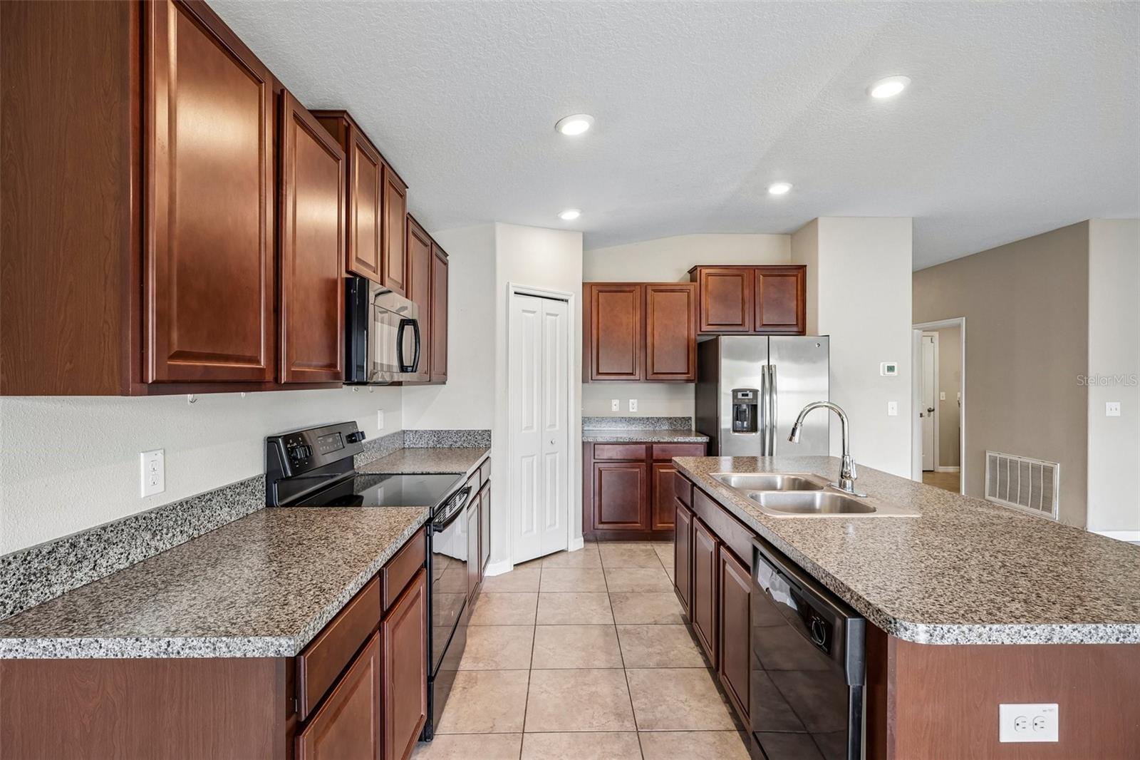4103 GLOBE THISTLE DRIVE, Tampa, FL 33619 4103 GLOBE THISTLE DRIVE, Tampa, FL 33619