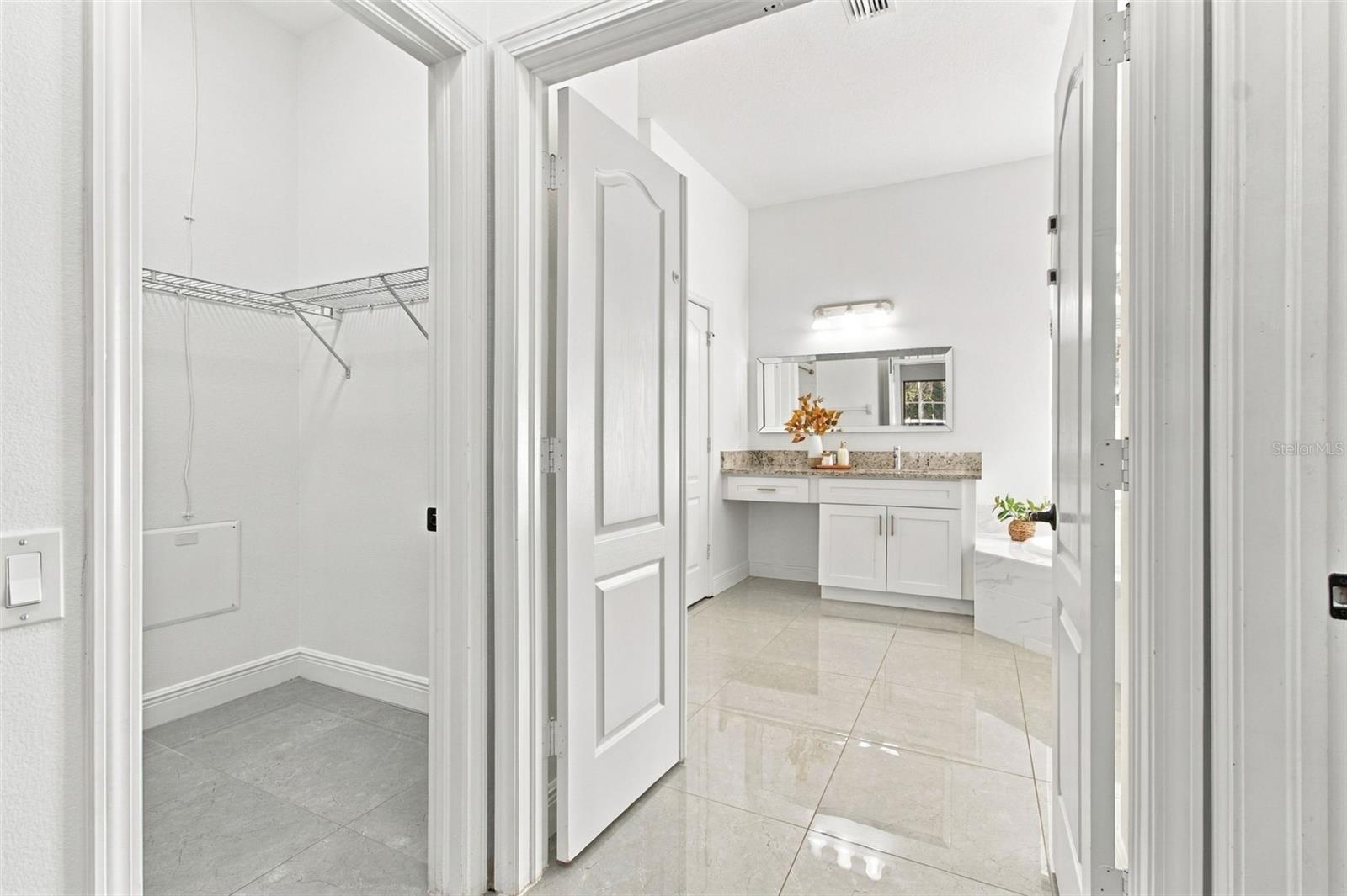 20827 WOODVALE LANE, Land O Lakes, FL 34638