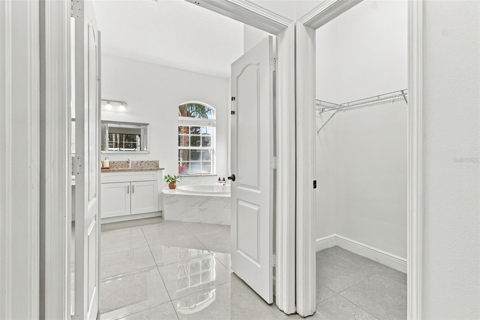 20827 WOODVALE LANE, Land O Lakes, FL 34638