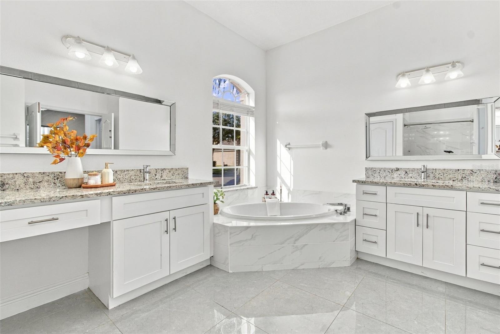 20827 WOODVALE LANE, Land O Lakes, FL 34638