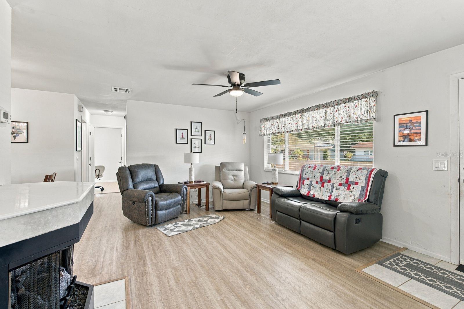 700 GERSHWIN DRIVE, Largo, FL 33771